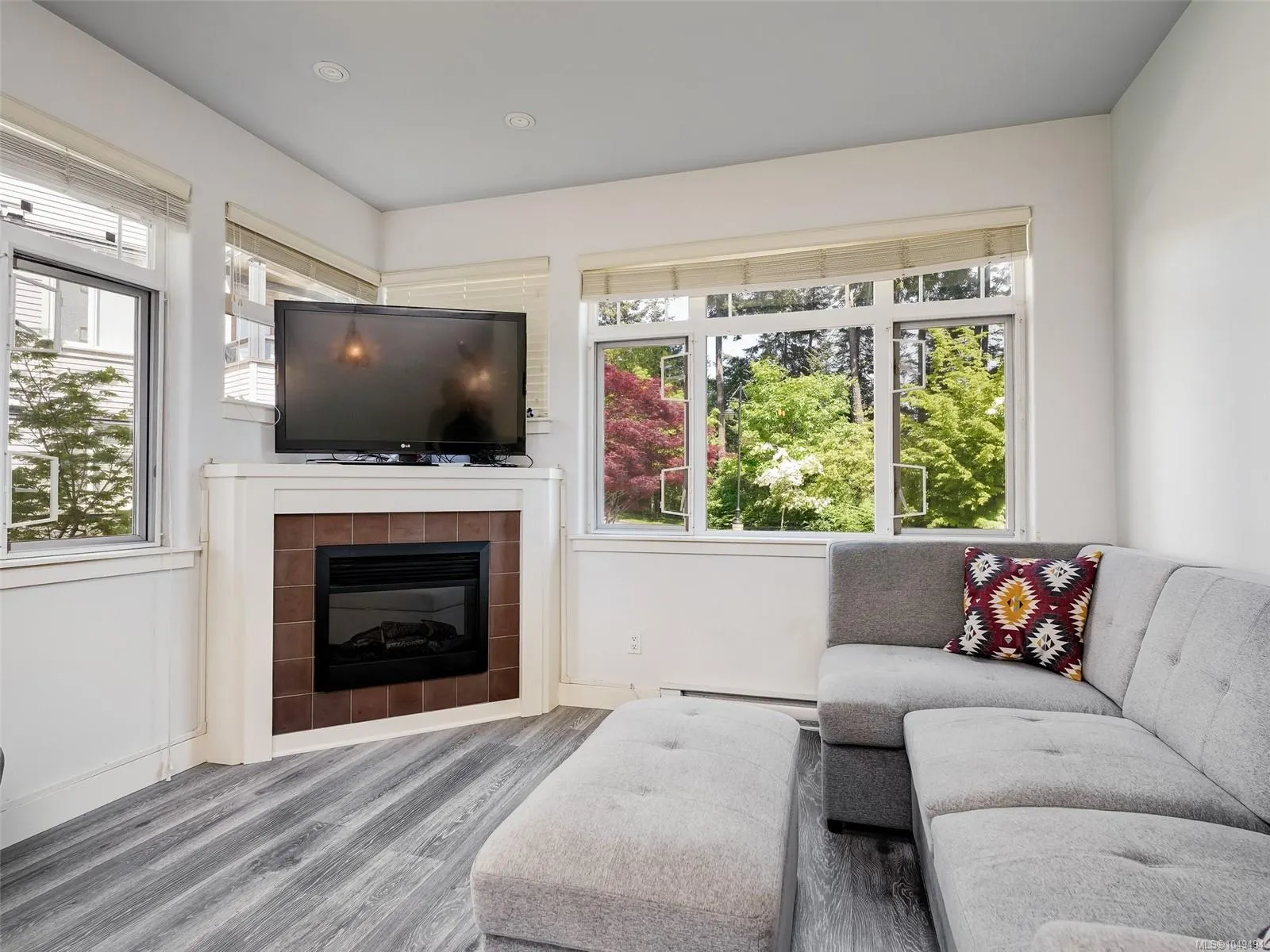 1115 Craigflower Rd