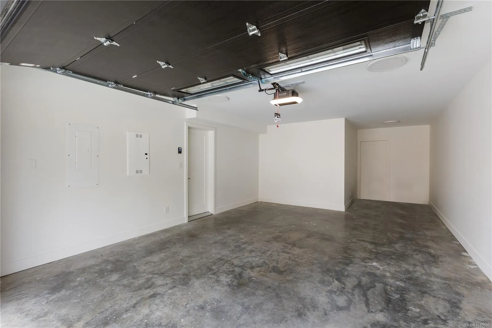 990 McBriar Ave