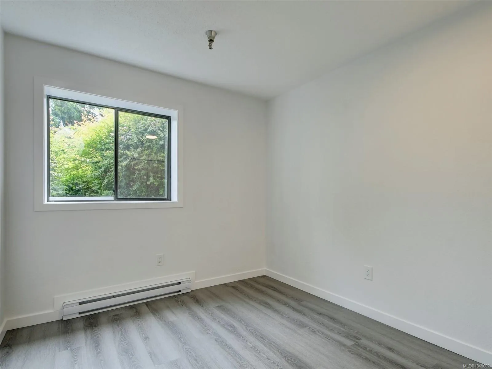 75 Gorge Rd W