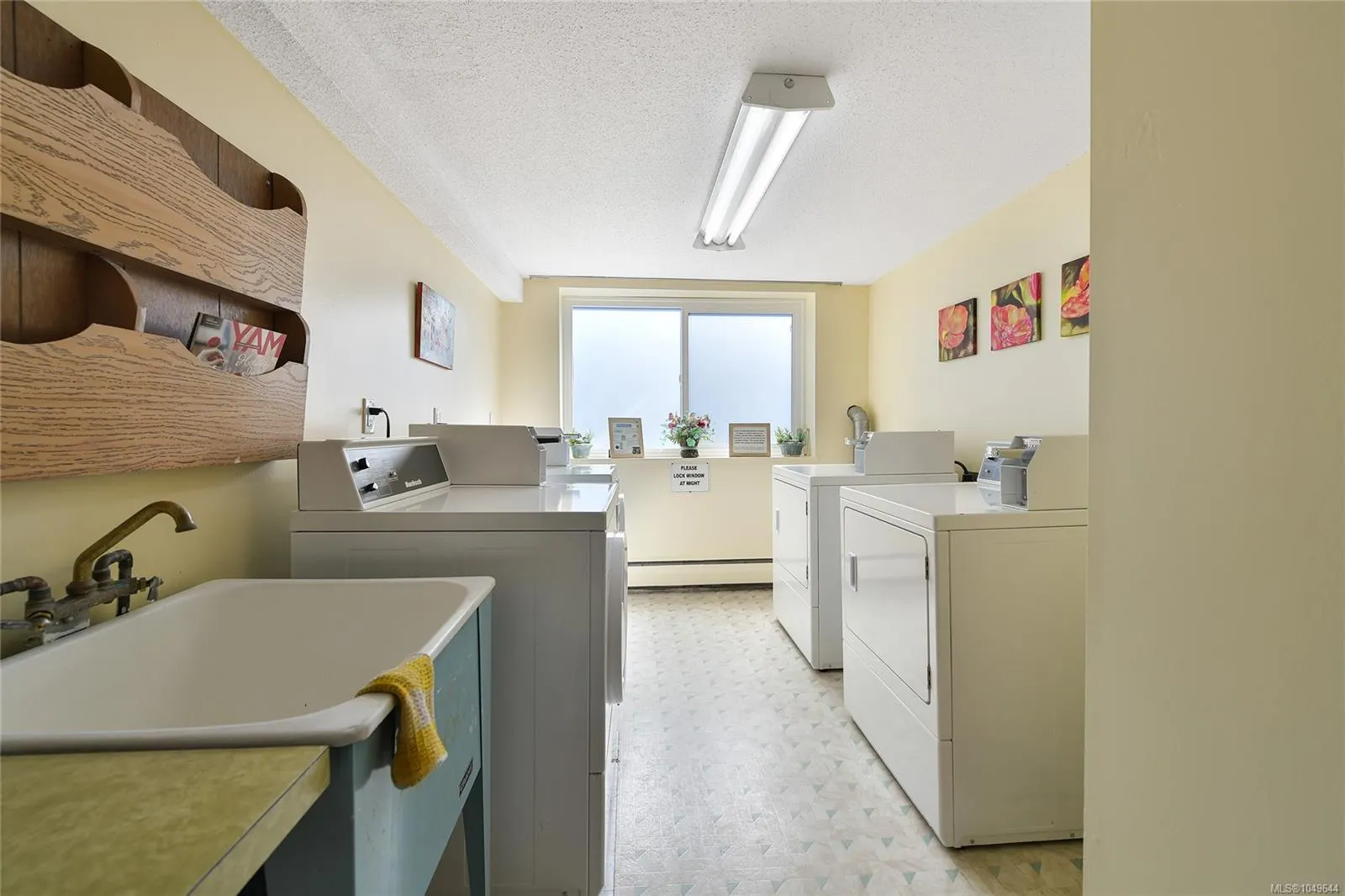 2095 Oak Bay Ave