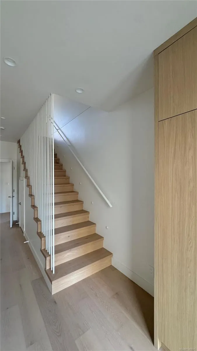 1118 Munro St