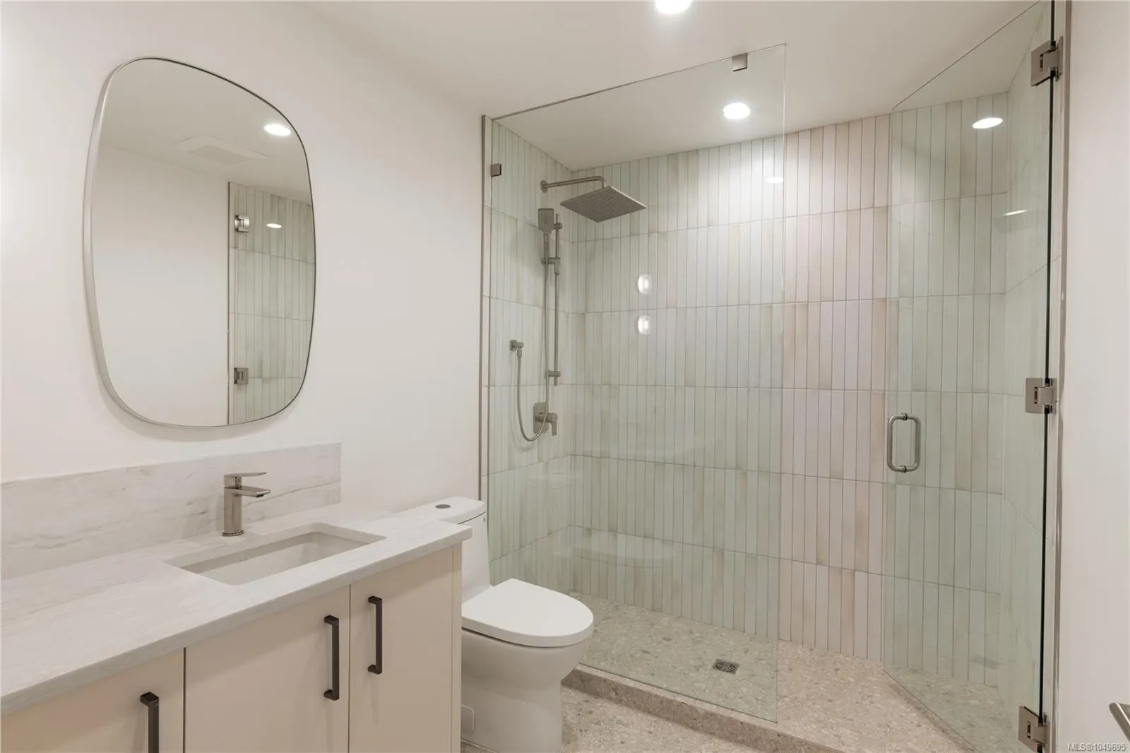 1118 Munro St