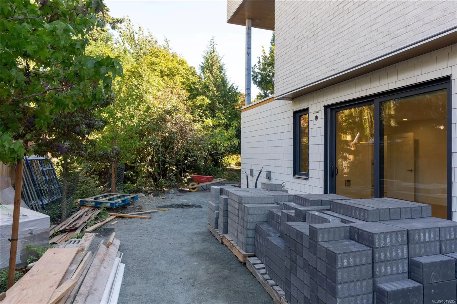 1118 Munro St