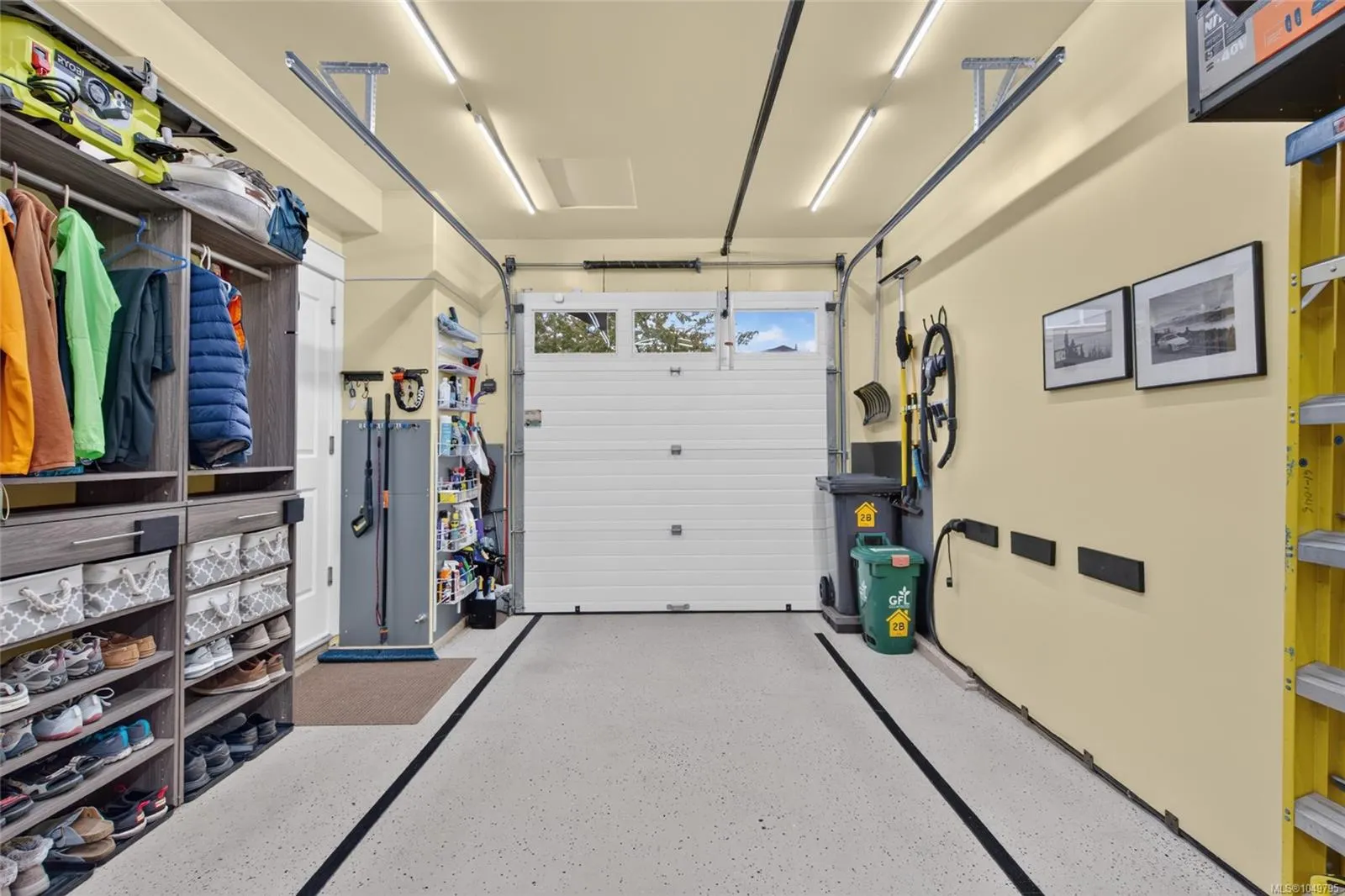 7250 West Saanich Rd