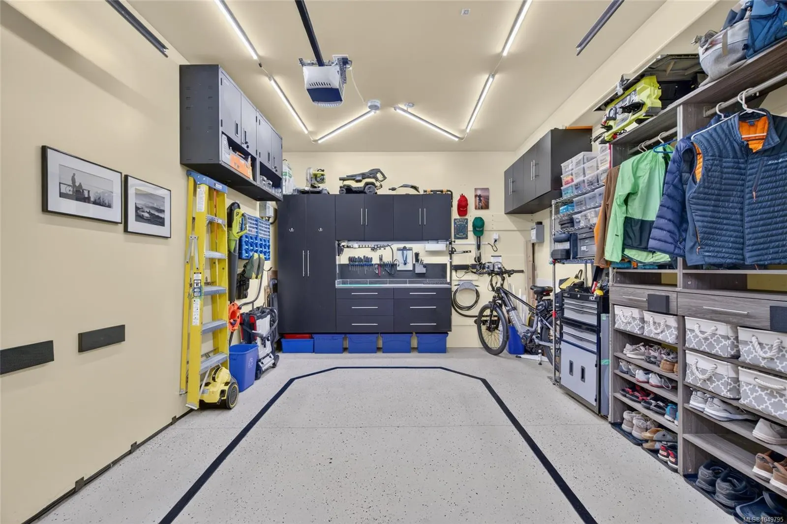 7250 West Saanich Rd