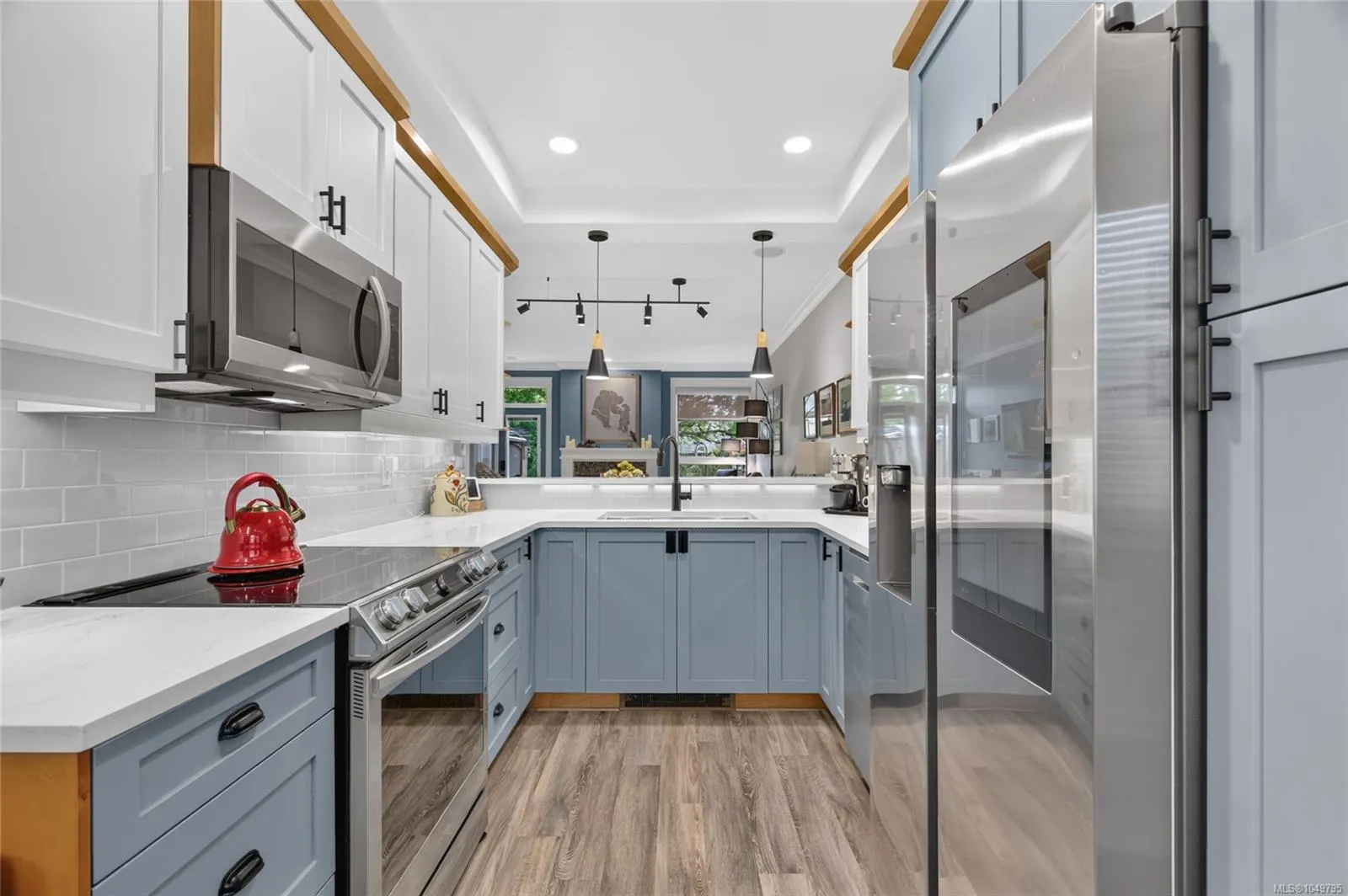 7250 West Saanich Rd
