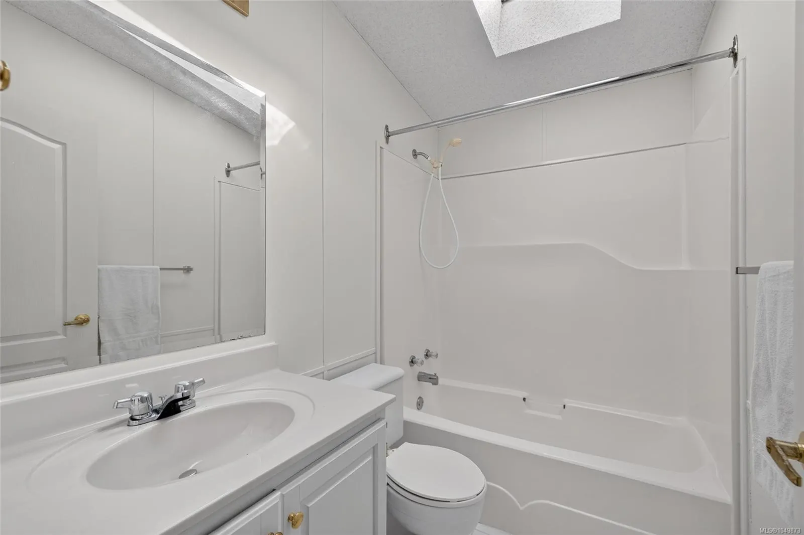 7583 Central Saanich Rd