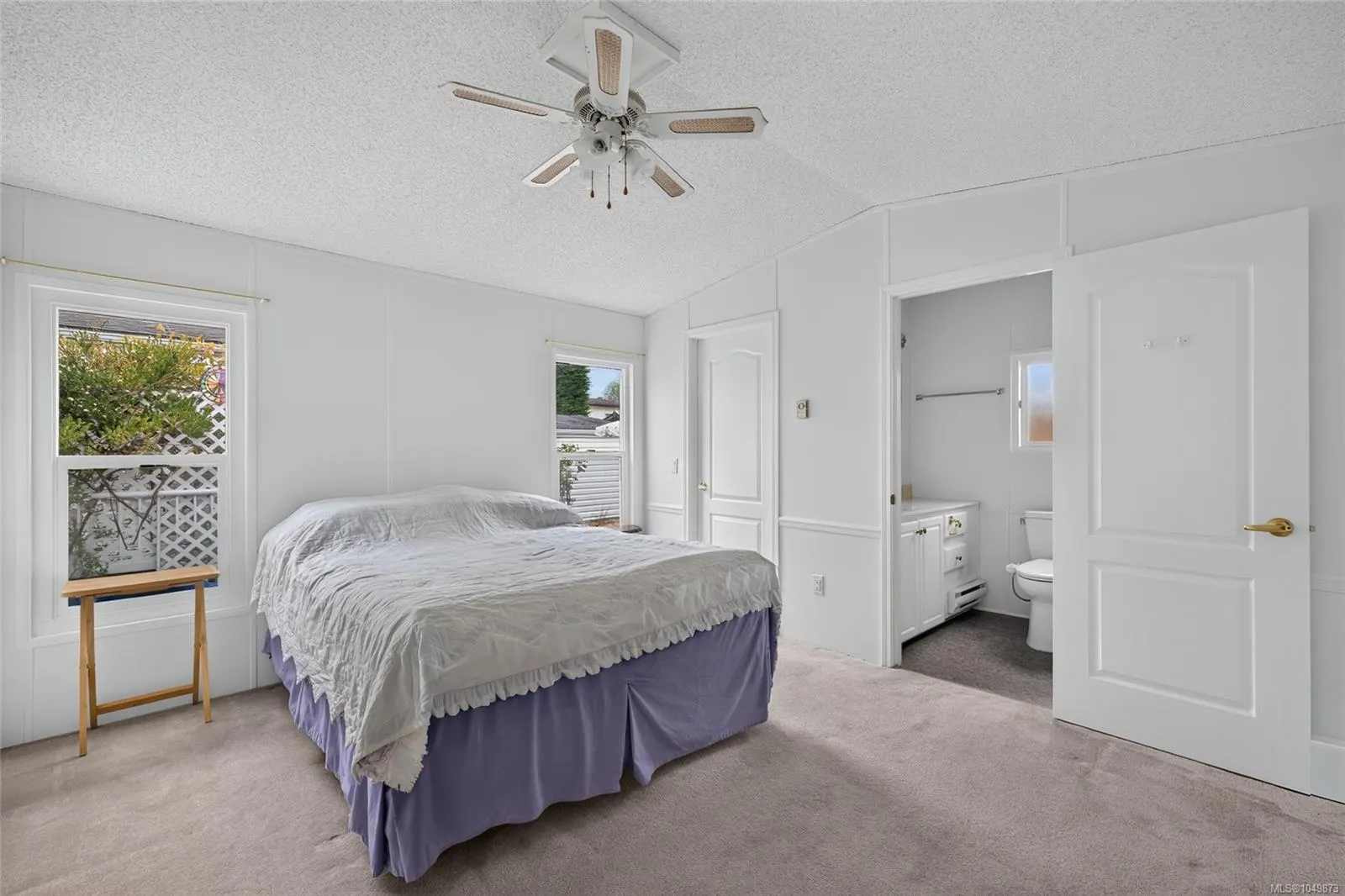 7583 Central Saanich Rd