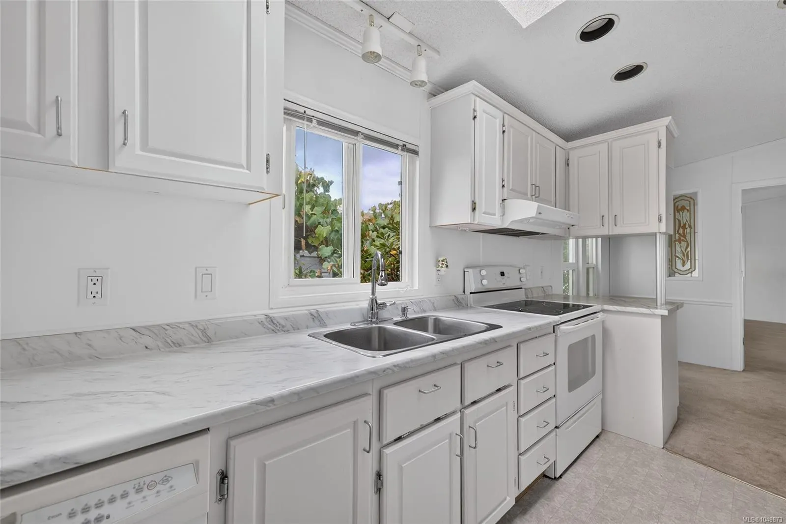7583 Central Saanich Rd