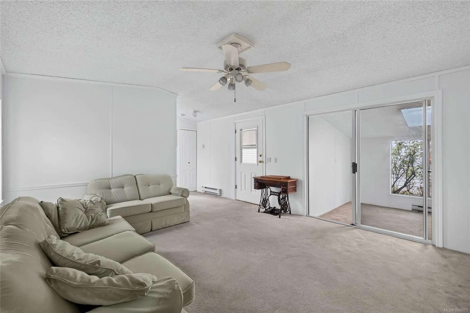 7583 Central Saanich Rd
