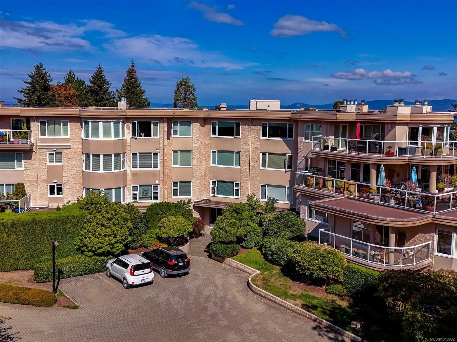 2829 Arbutus Rd