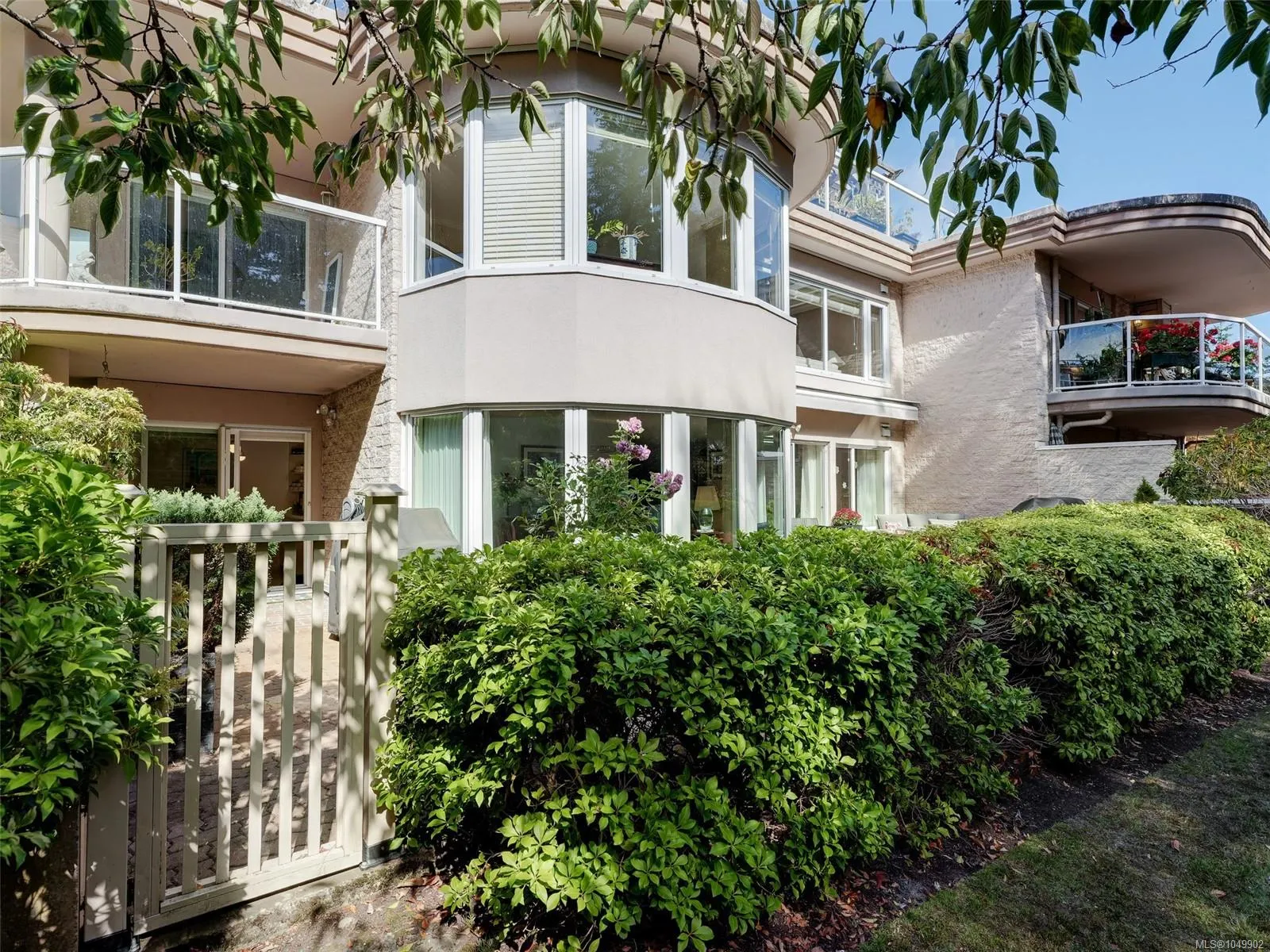 2829 Arbutus Rd