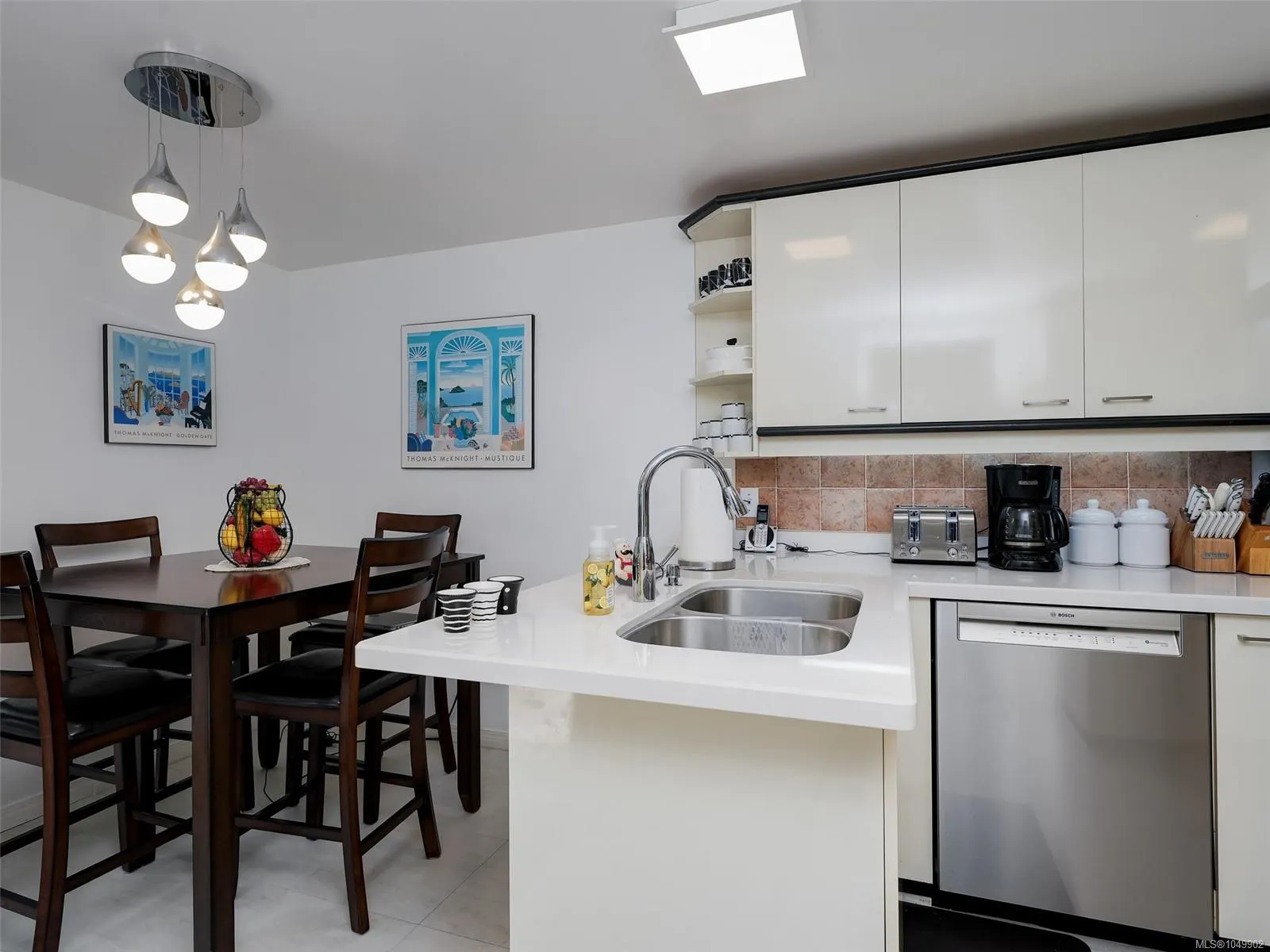 2829 Arbutus Rd