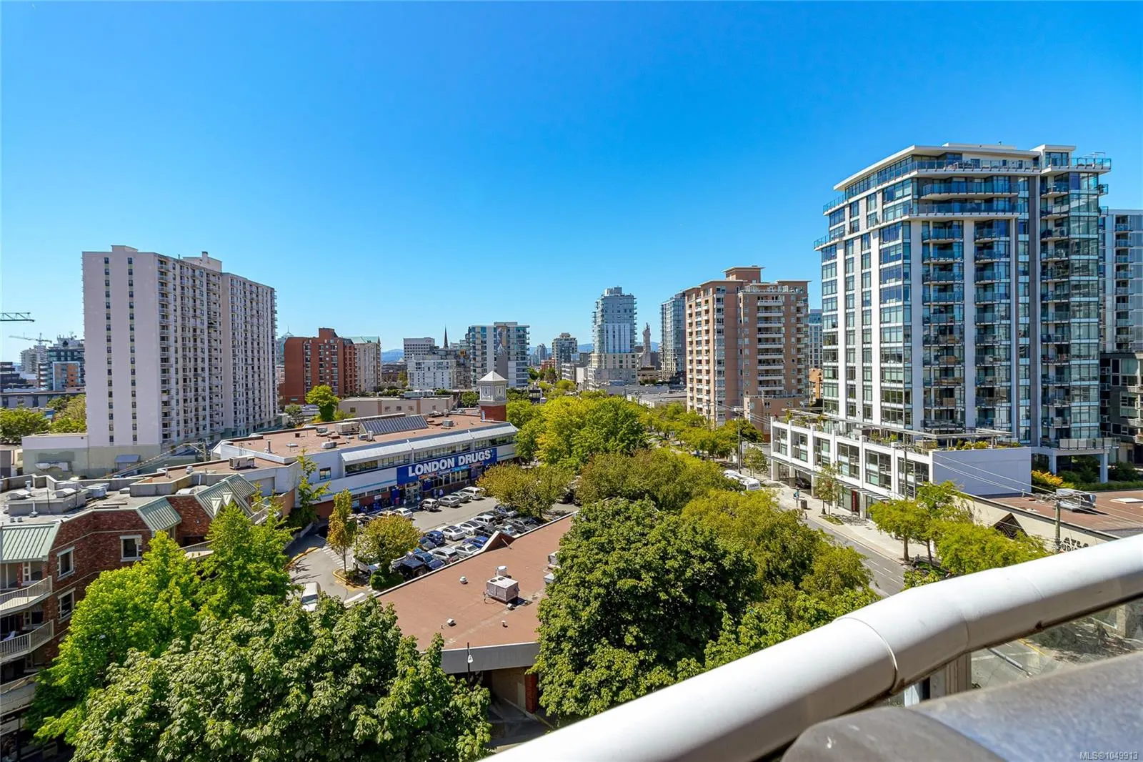 1010 View St