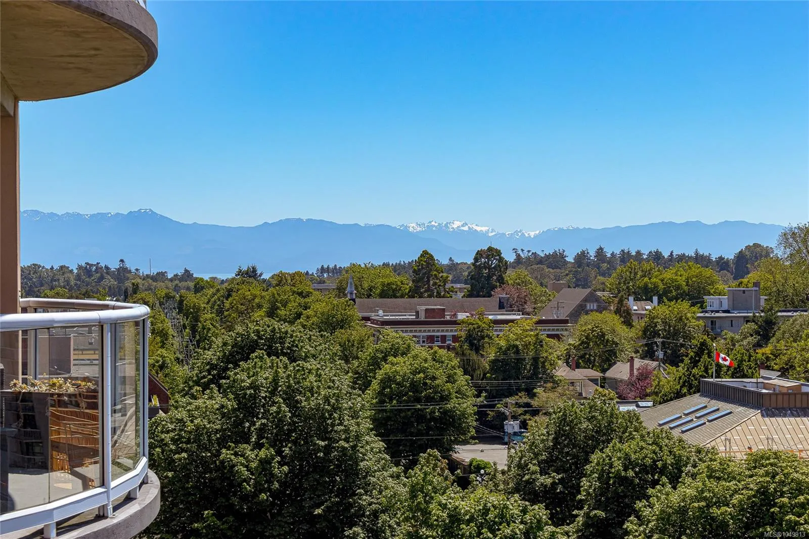 1010 View St