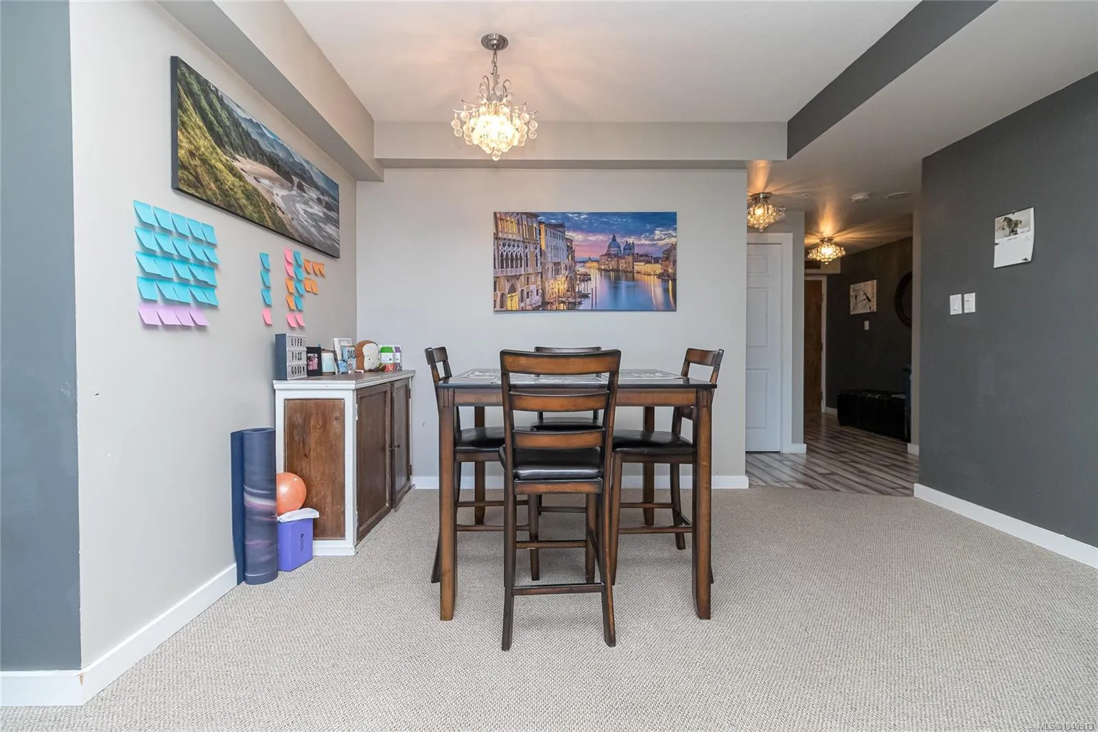 1010 View St