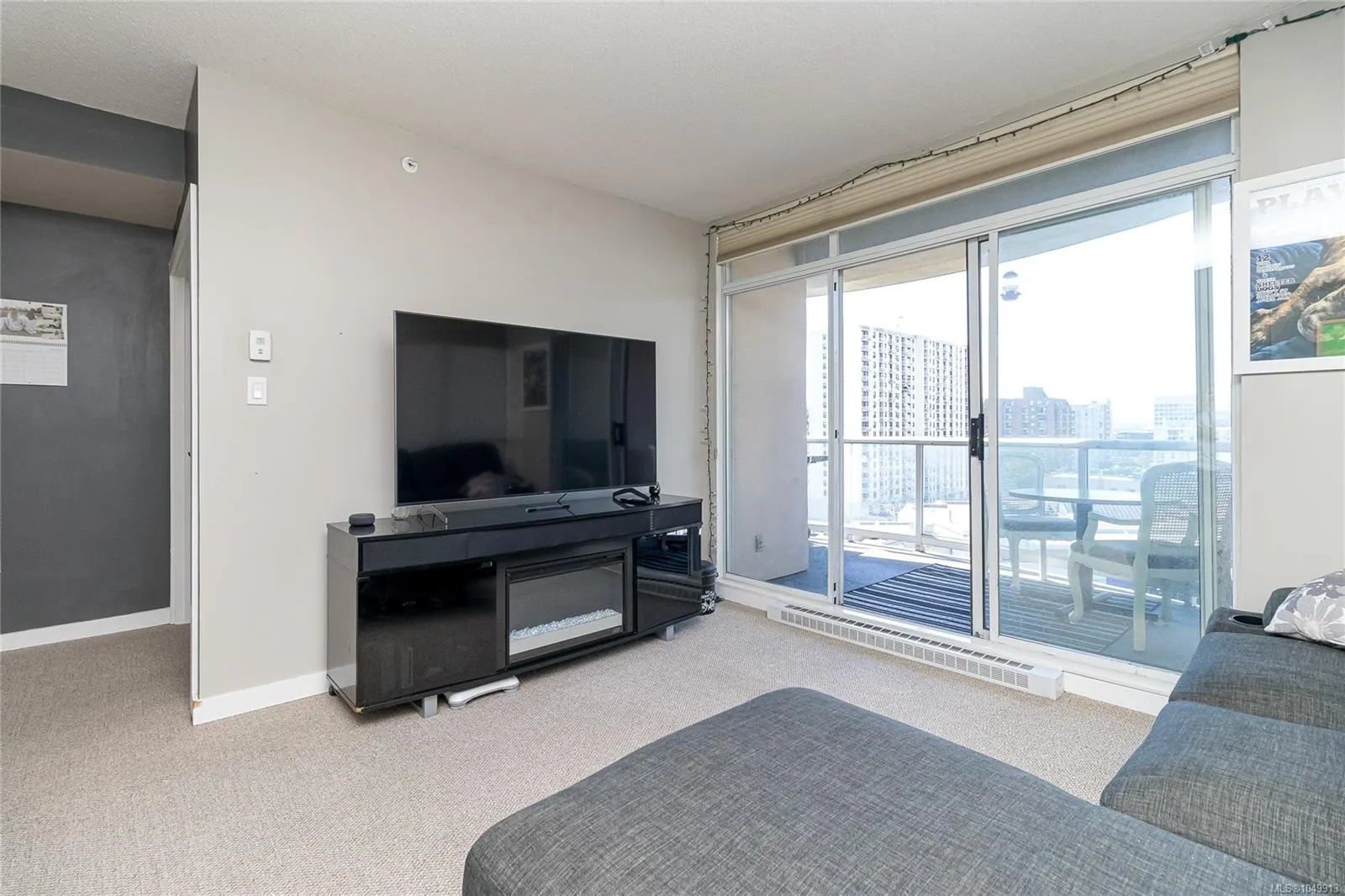 1010 View St