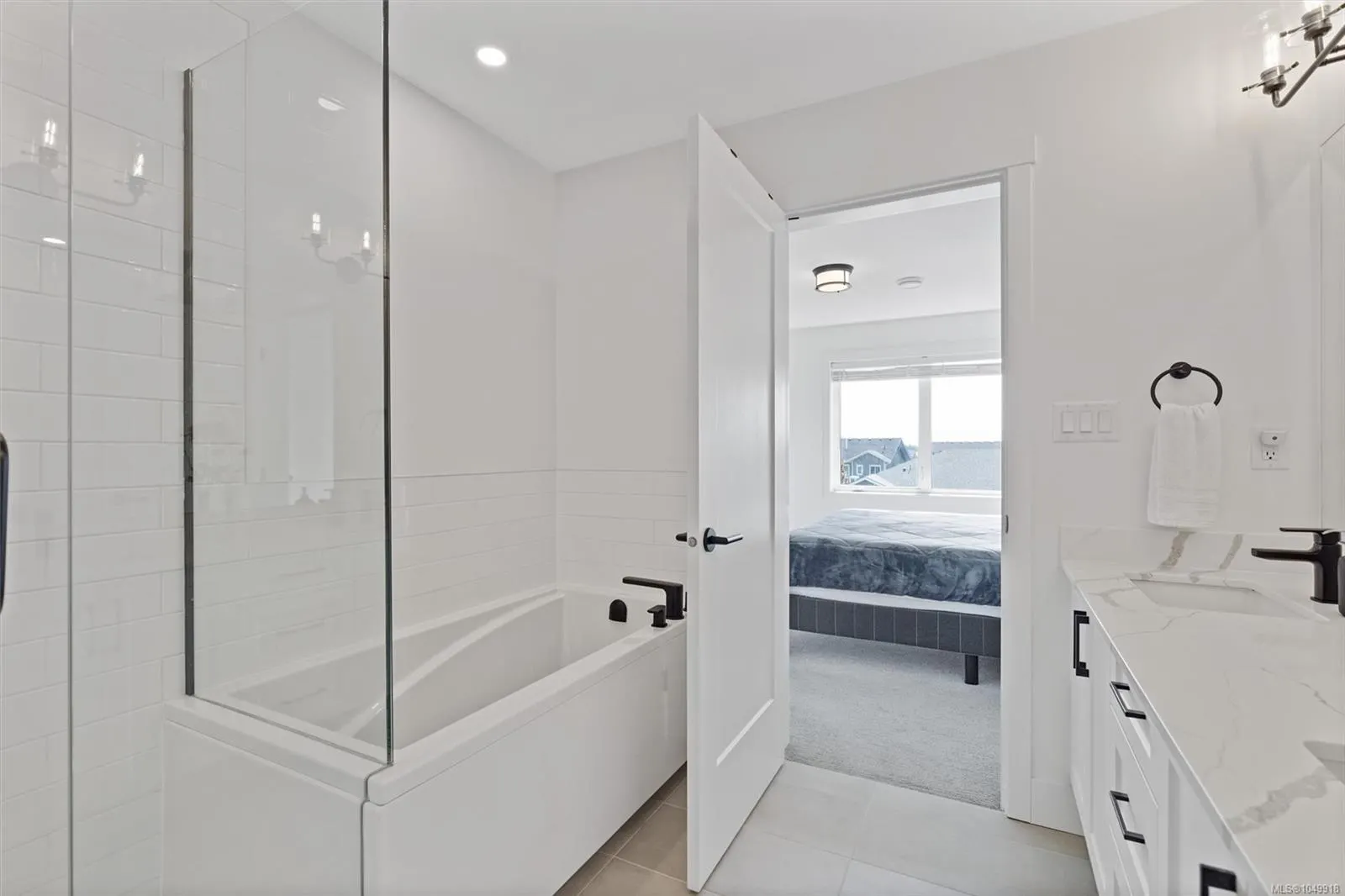 255 Caspian Dr
