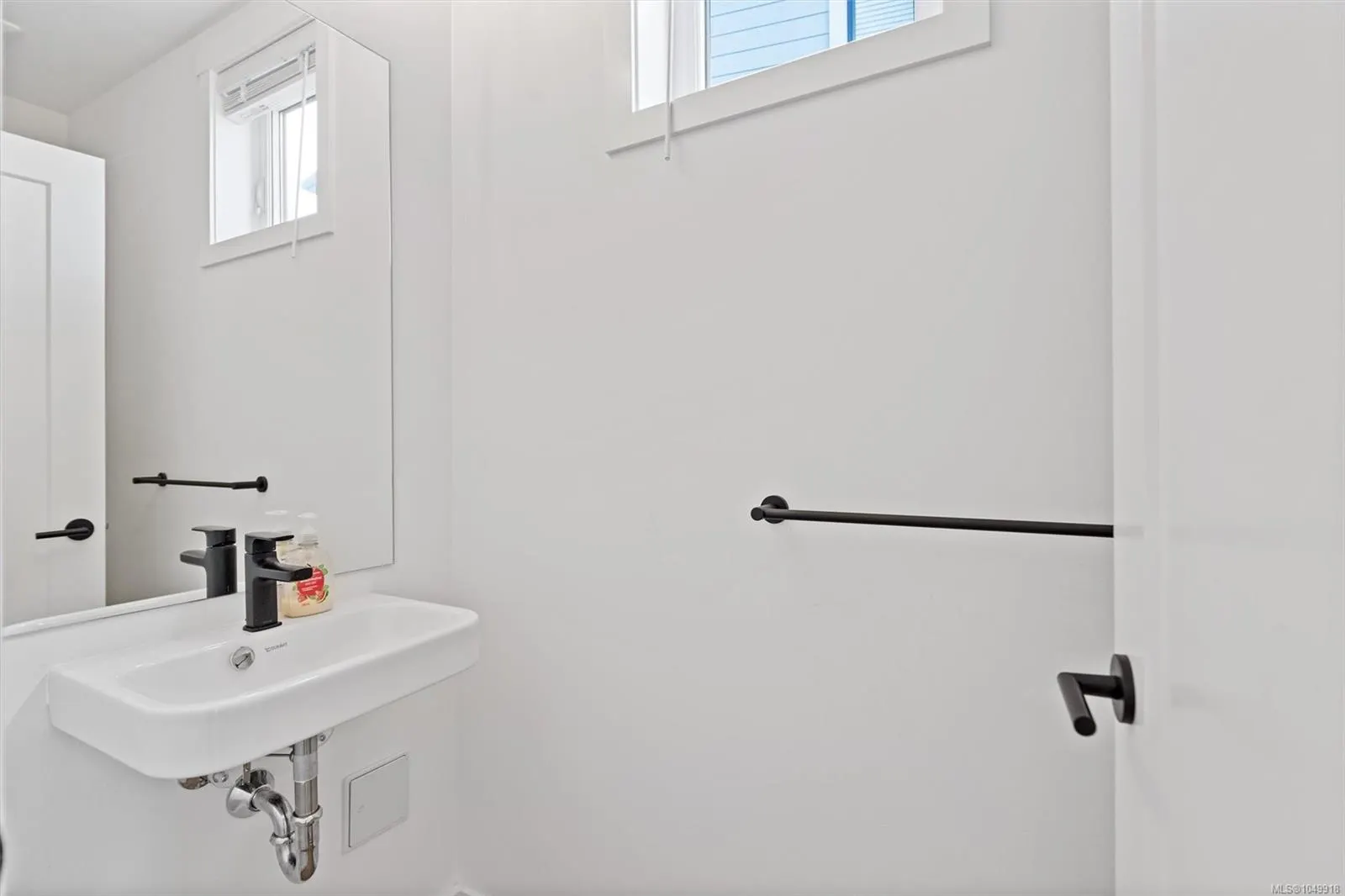 255 Caspian Dr