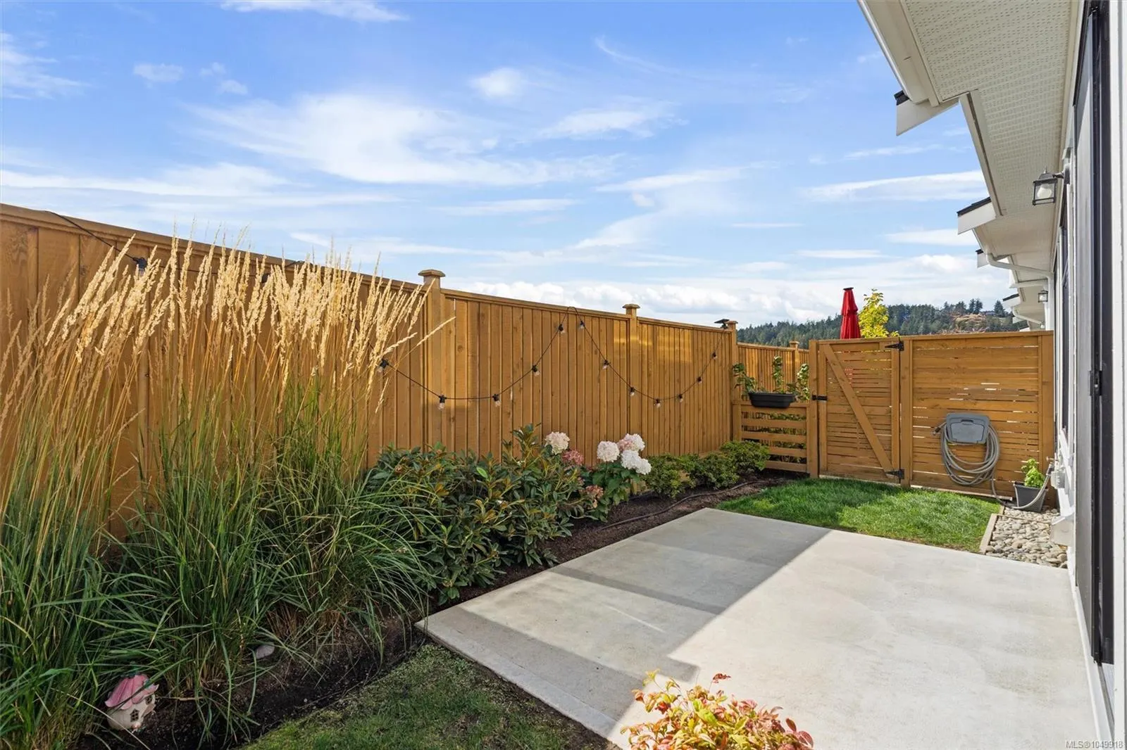 255 Caspian Dr