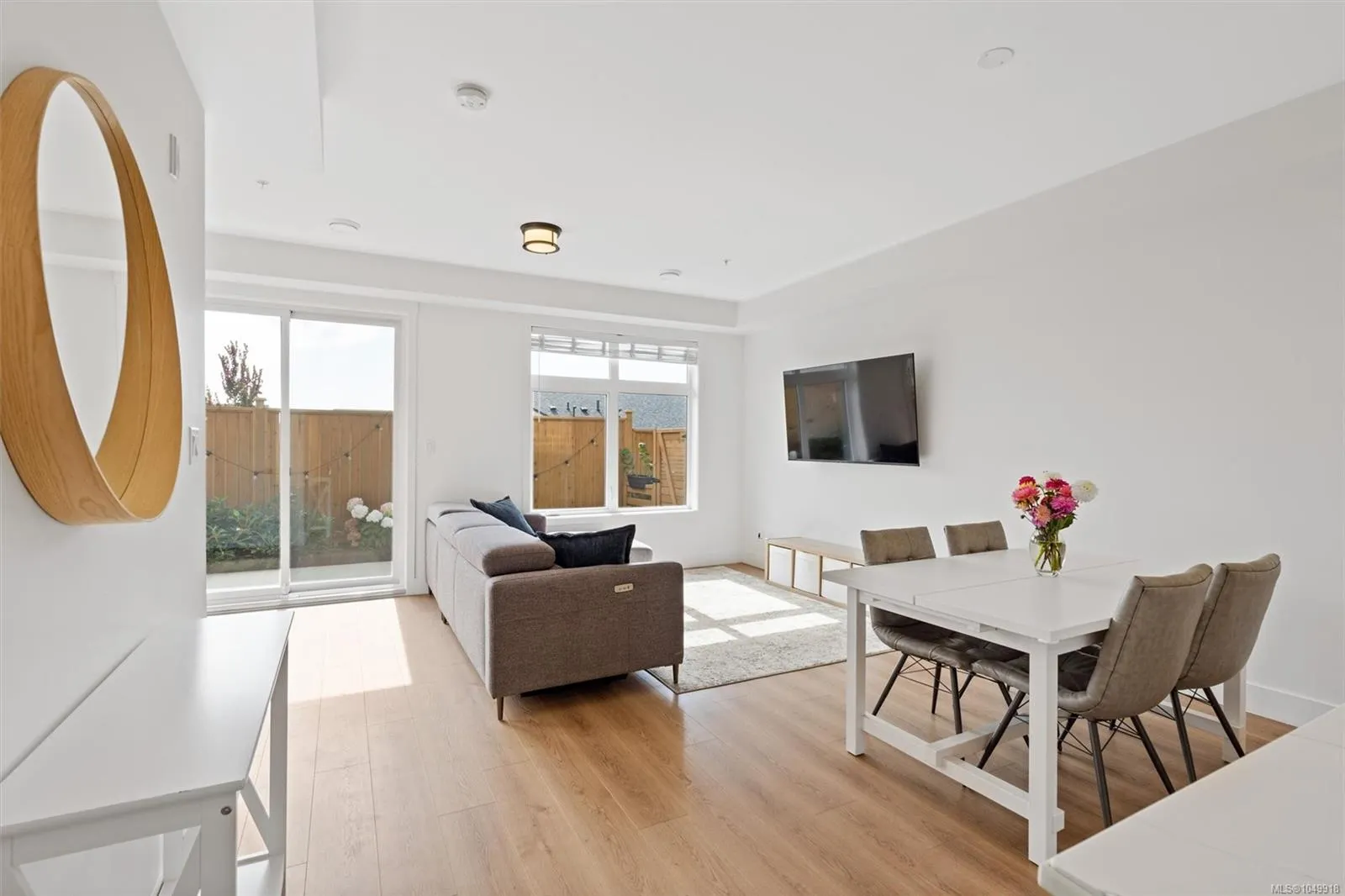 255 Caspian Dr