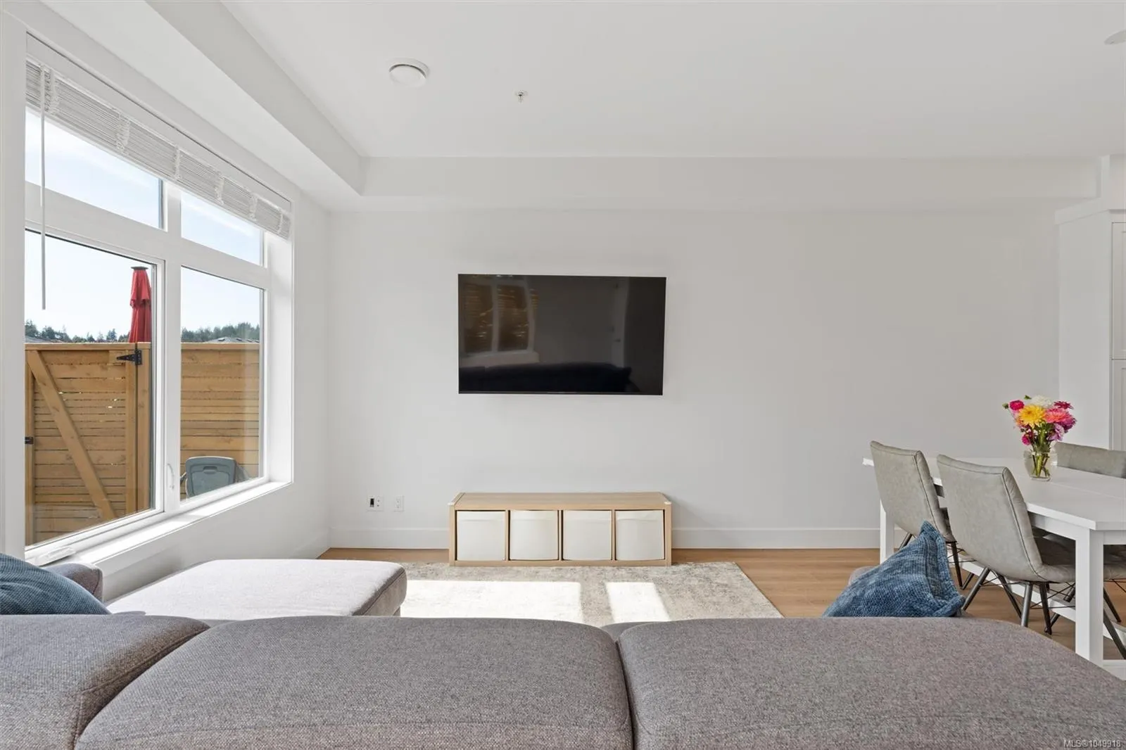 255 Caspian Dr