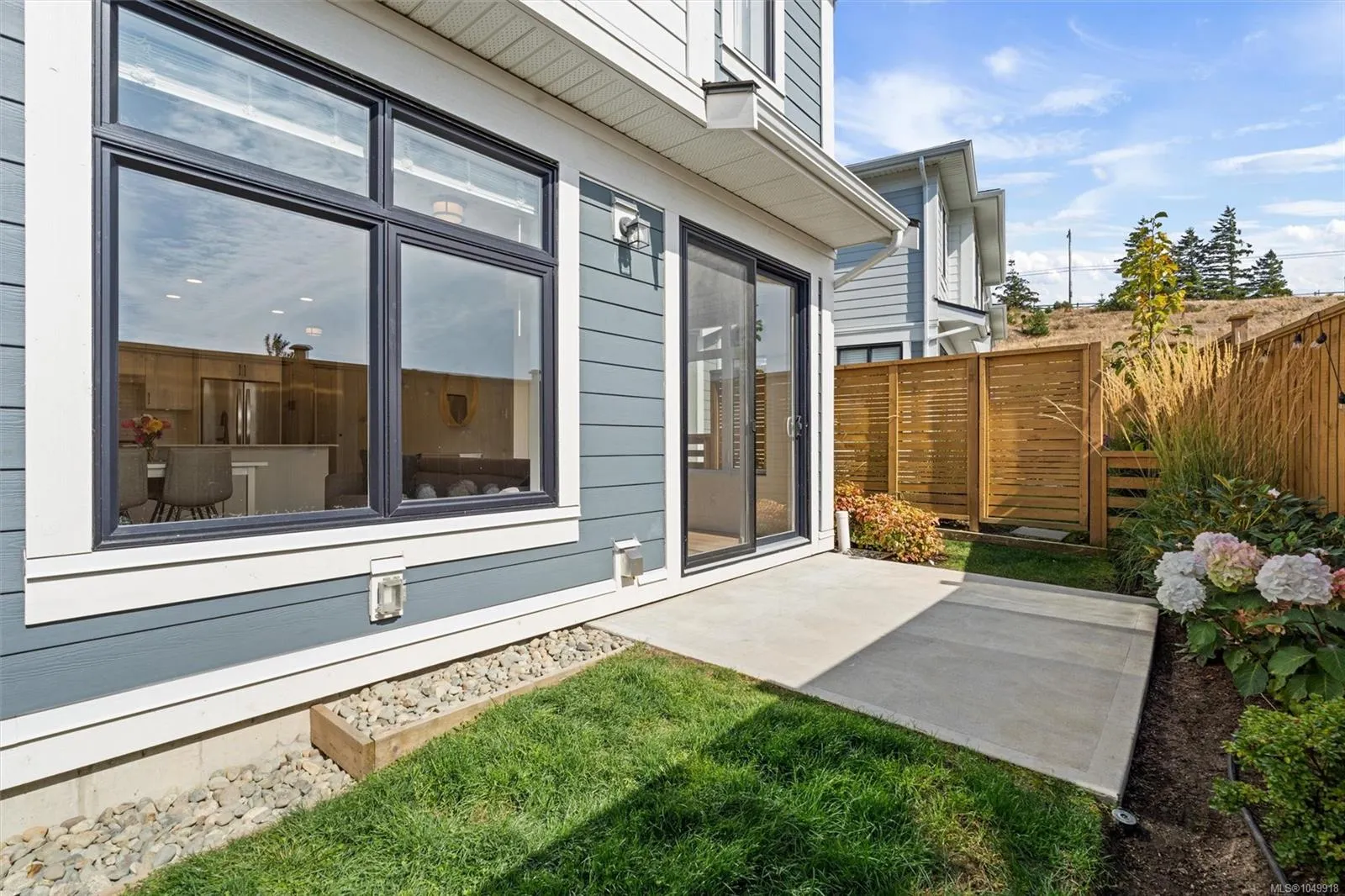 255 Caspian Dr