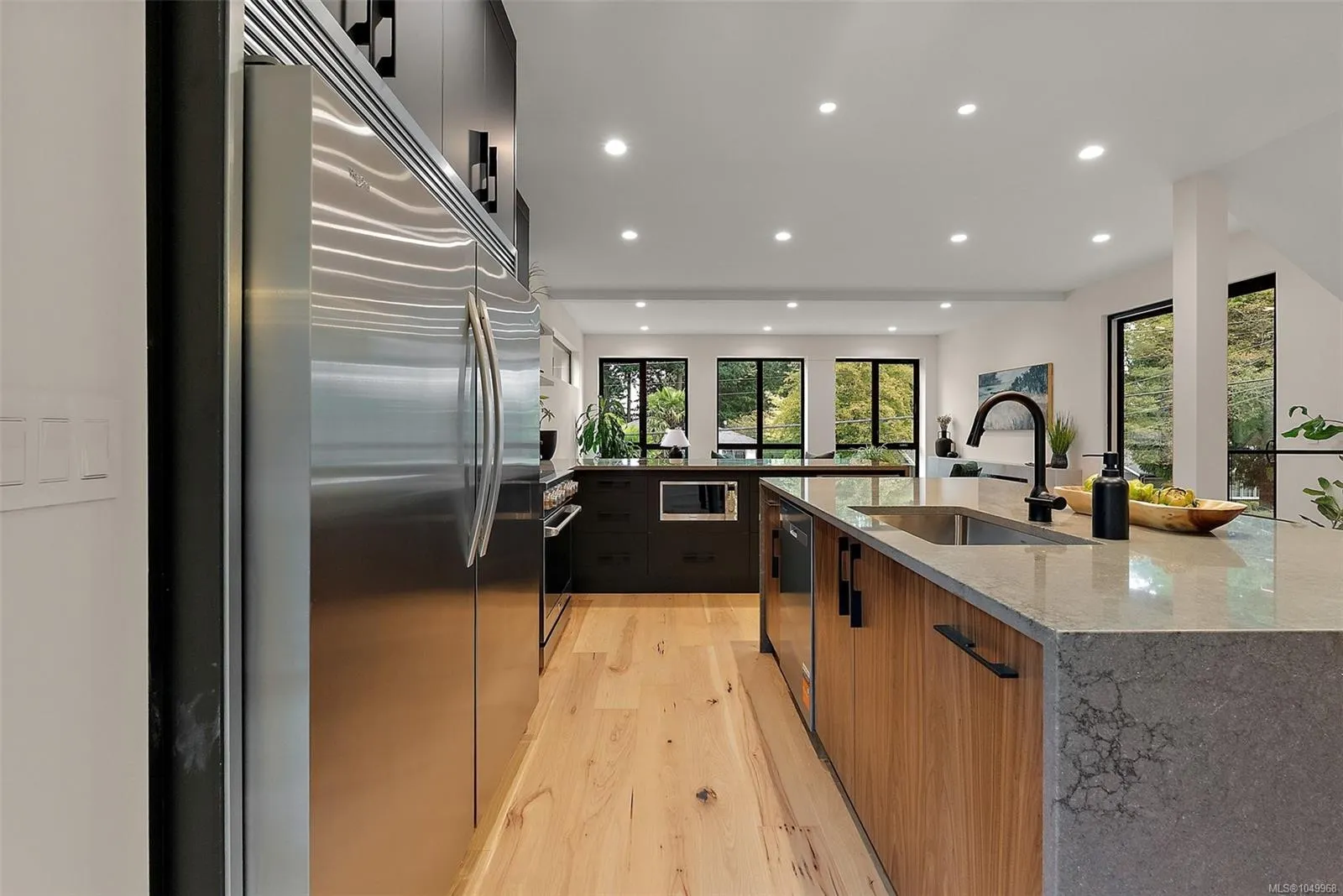 2215 Greenlands Rd