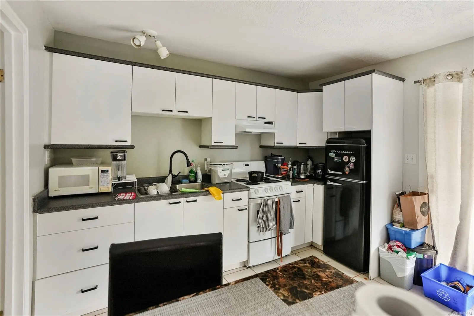 877 Admirals Rd
