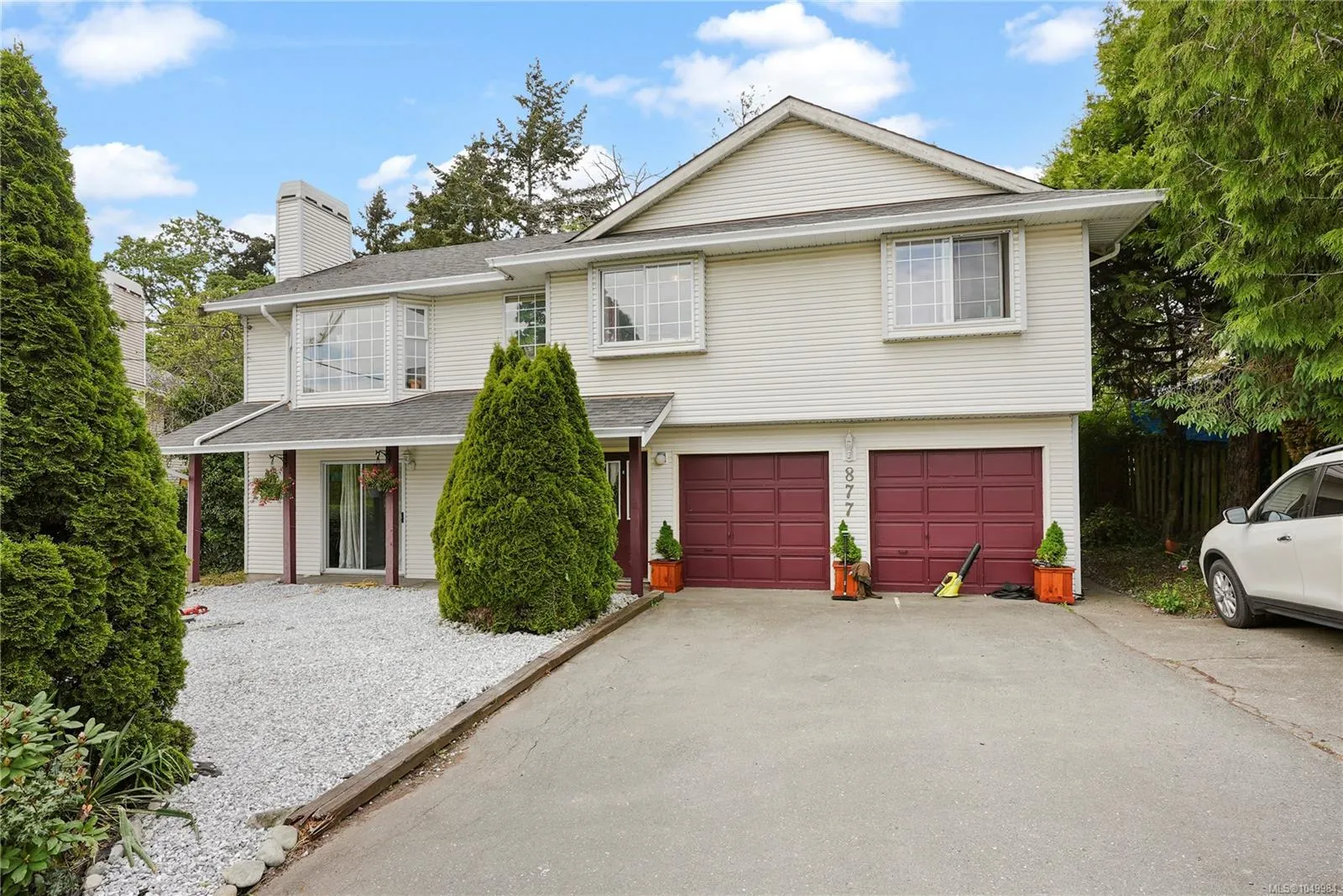 877 Admirals Rd