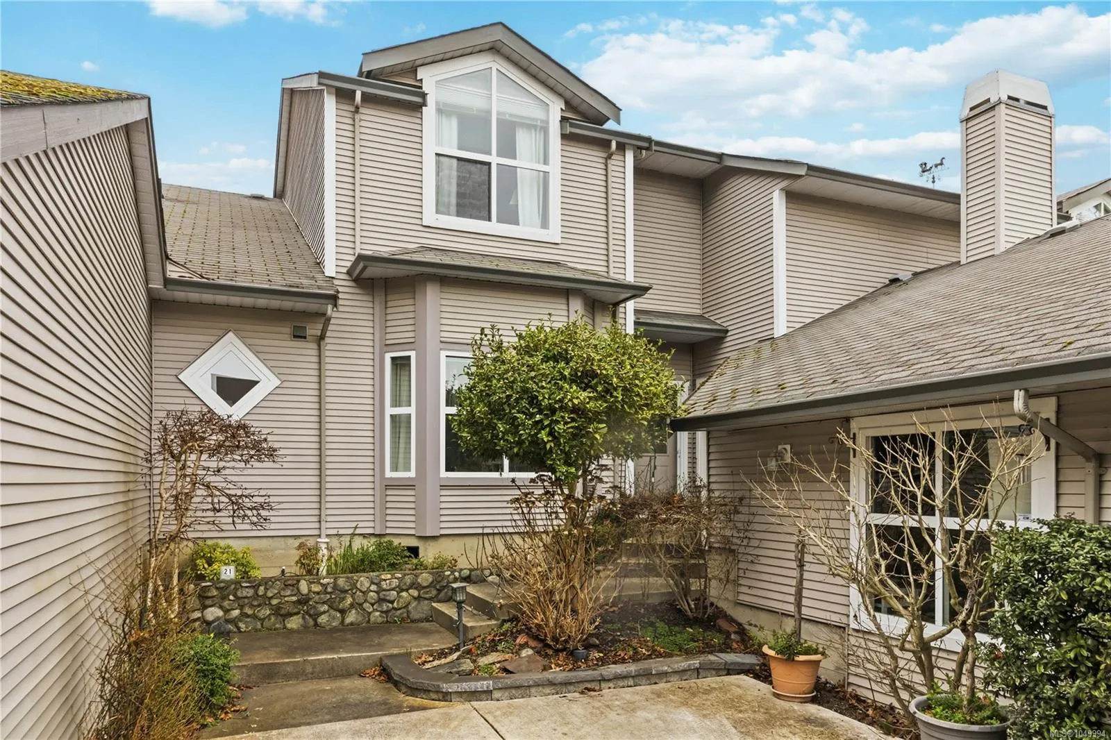 3633 Cedar Hill Rd