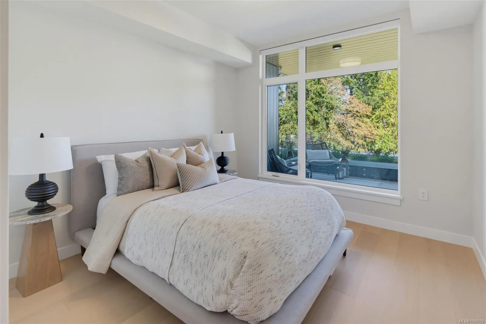 5229 Cordova Bay Rd