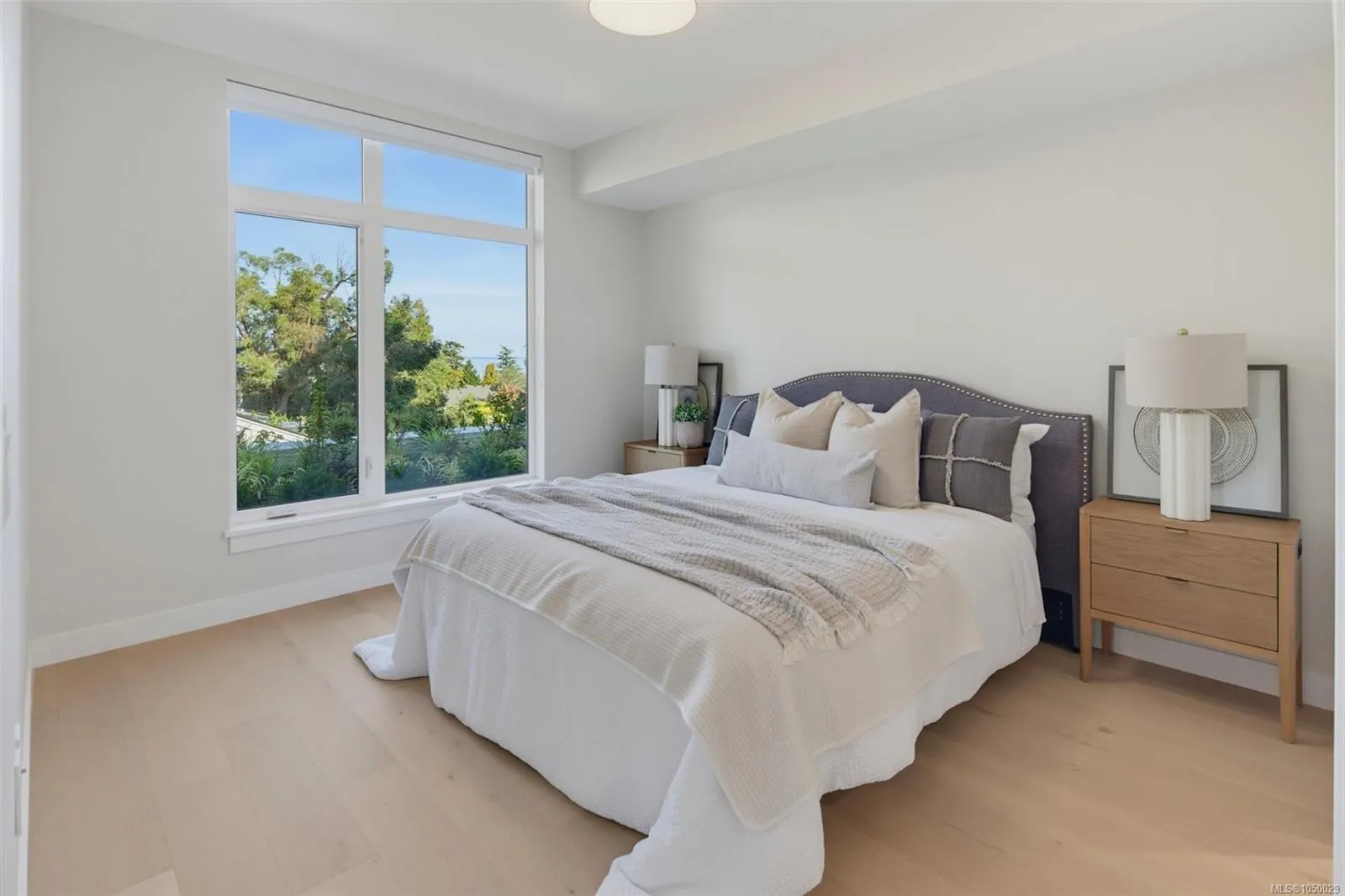 5229 Cordova Bay Rd