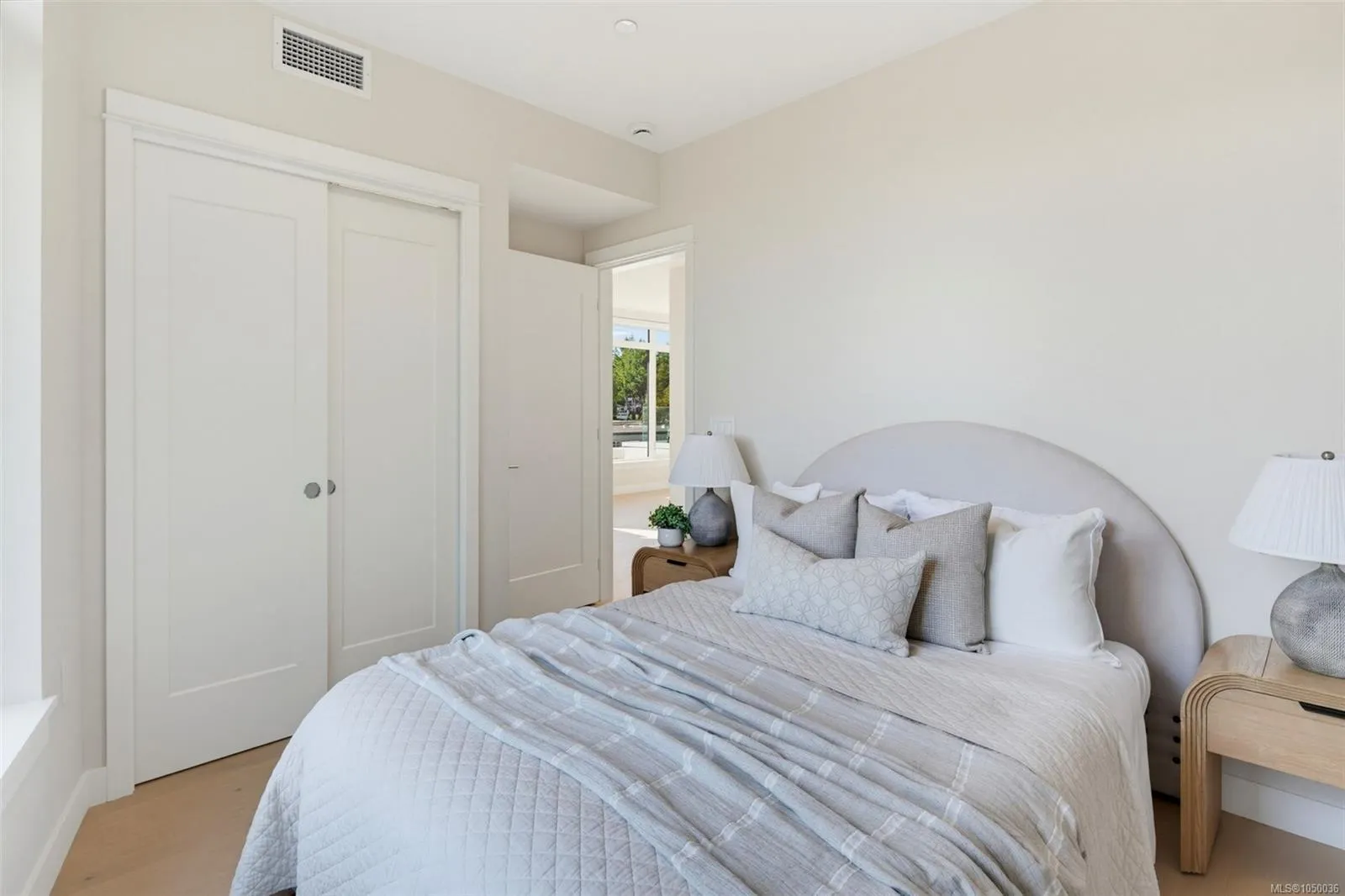 5229 Cordova Bay Rd