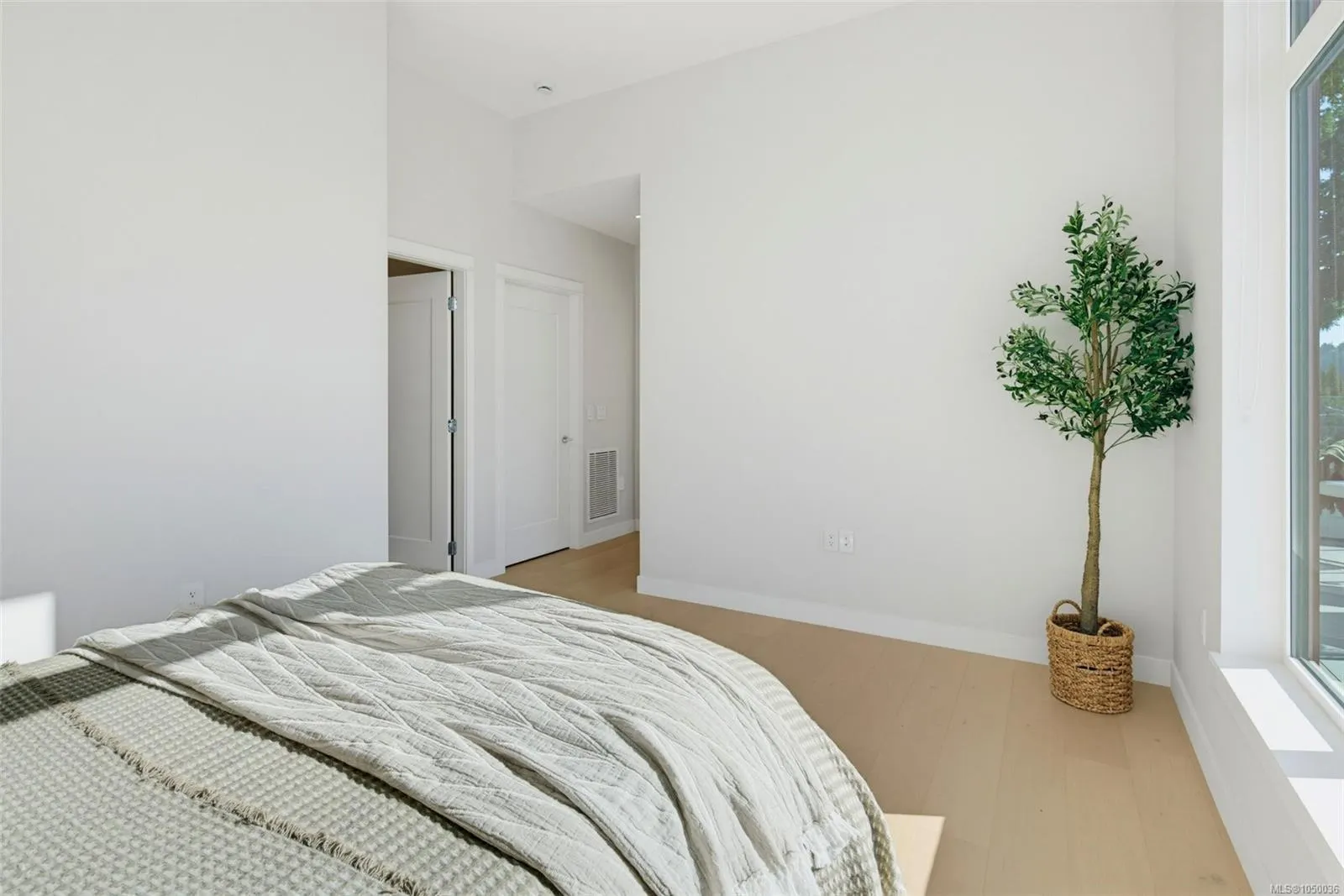 5229 Cordova Bay Rd