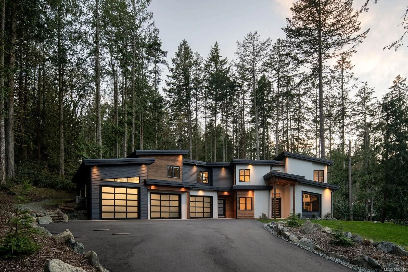 1535 Eagle Way