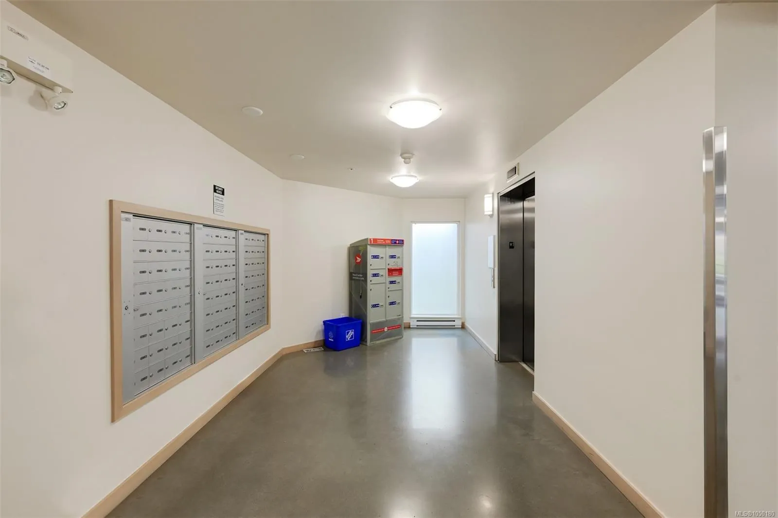 787 Tyee Rd