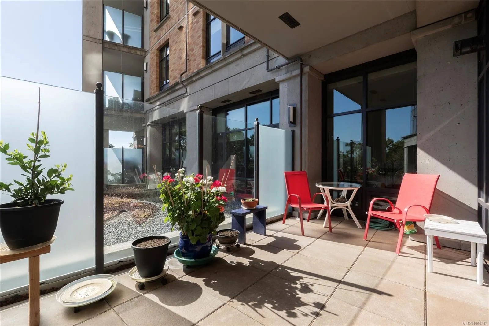847 Dunsmuir Rd