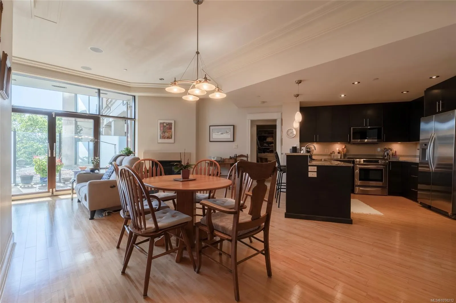 847 Dunsmuir Rd