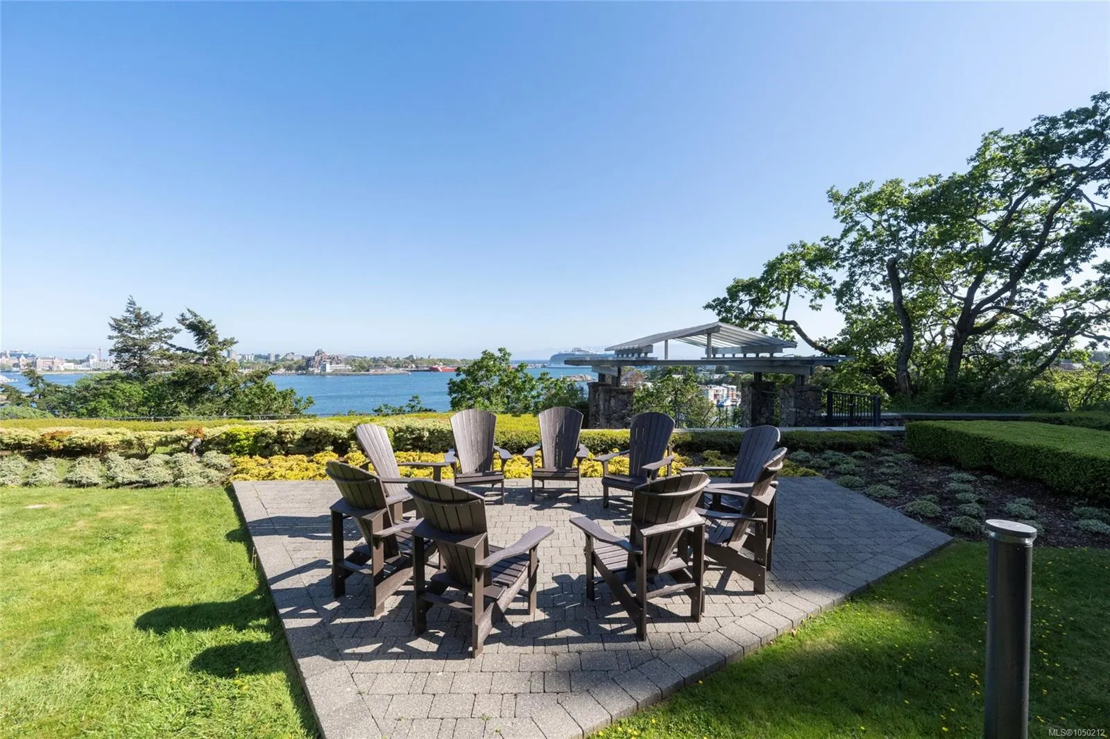 847 Dunsmuir Rd