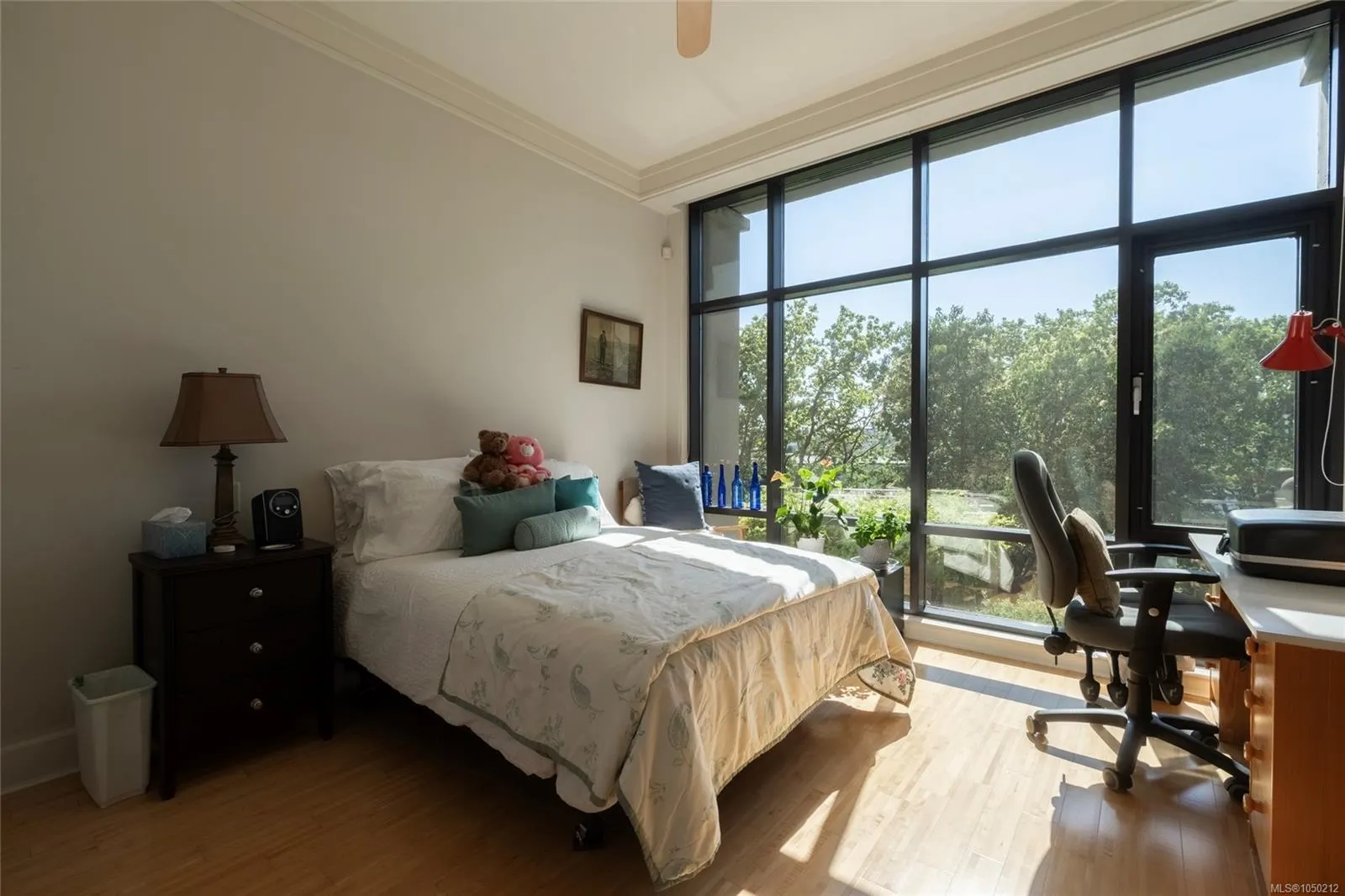 847 Dunsmuir Rd