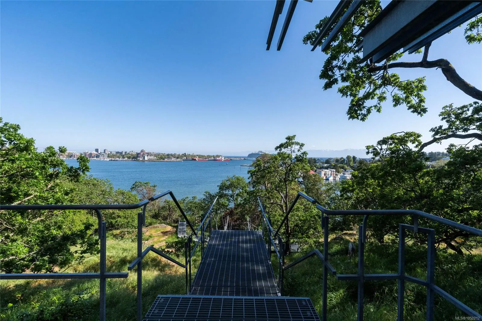 847 Dunsmuir Rd