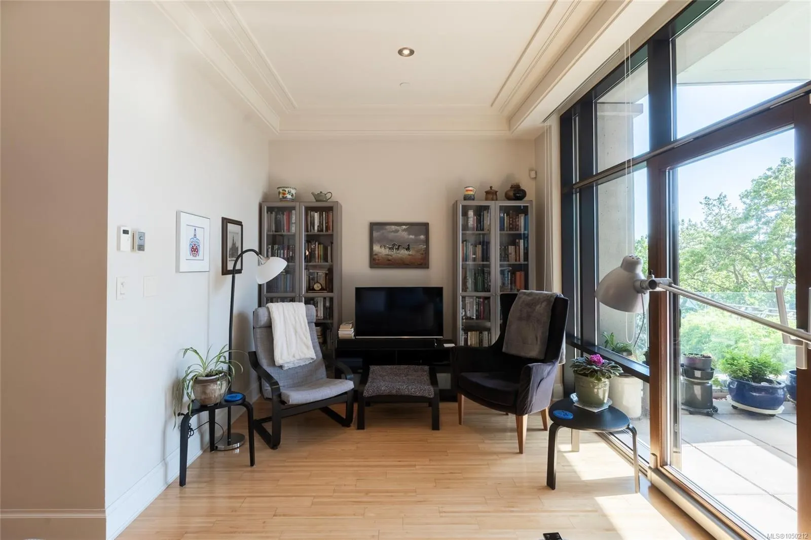847 Dunsmuir Rd