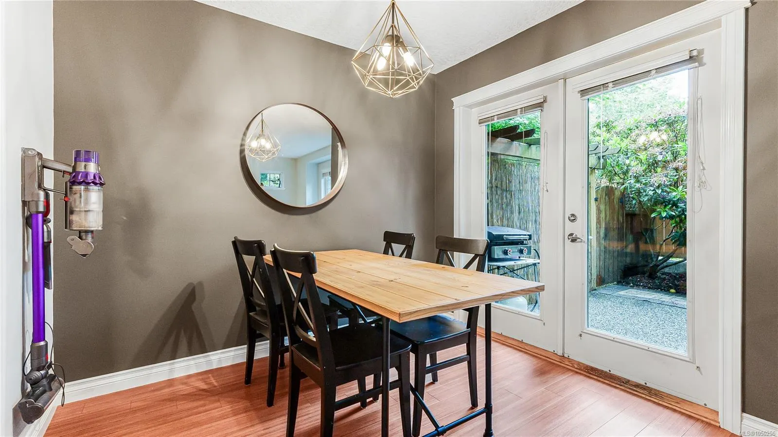 724 LARKHALL Rd