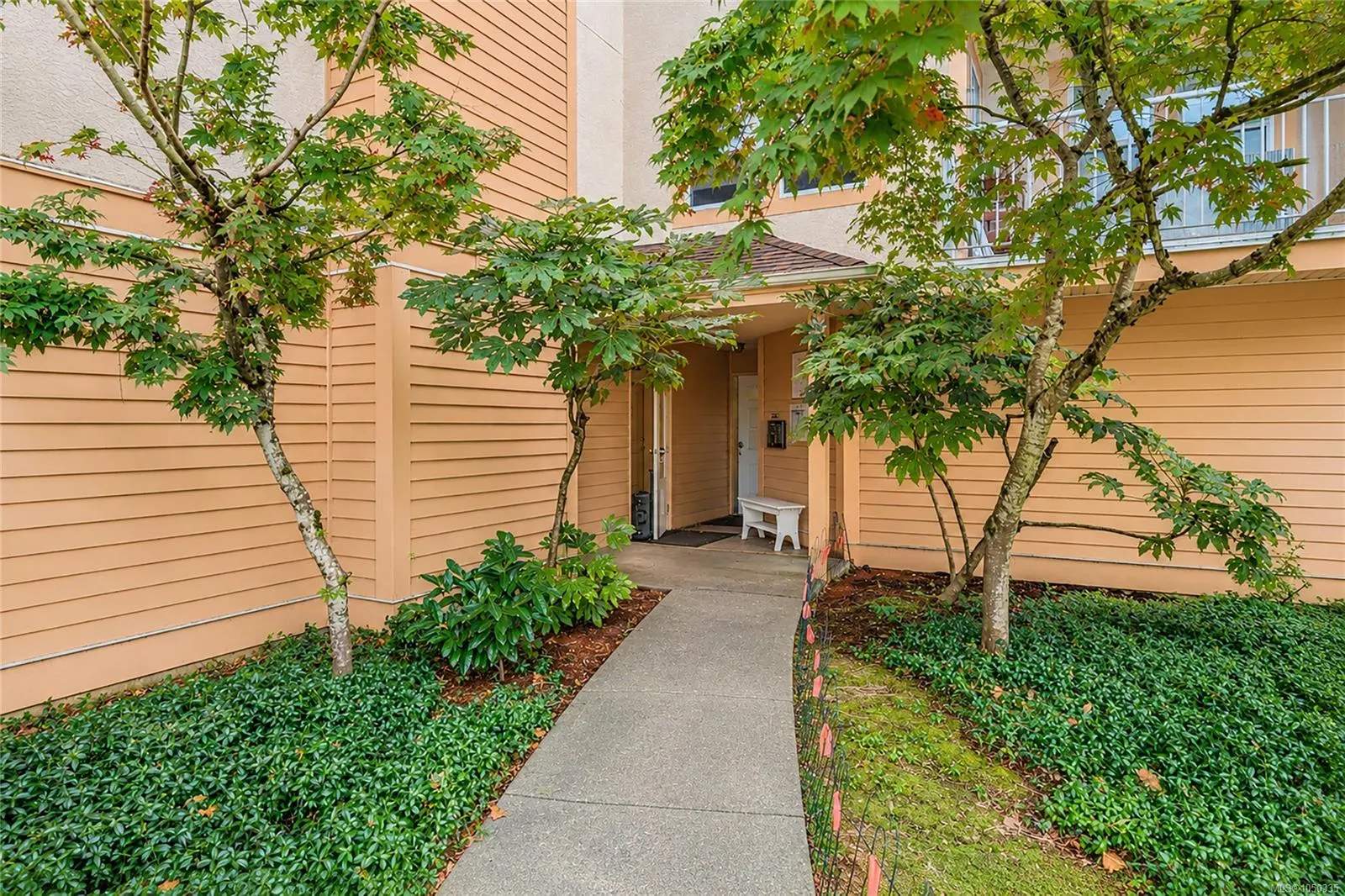 606 Goldstream Ave