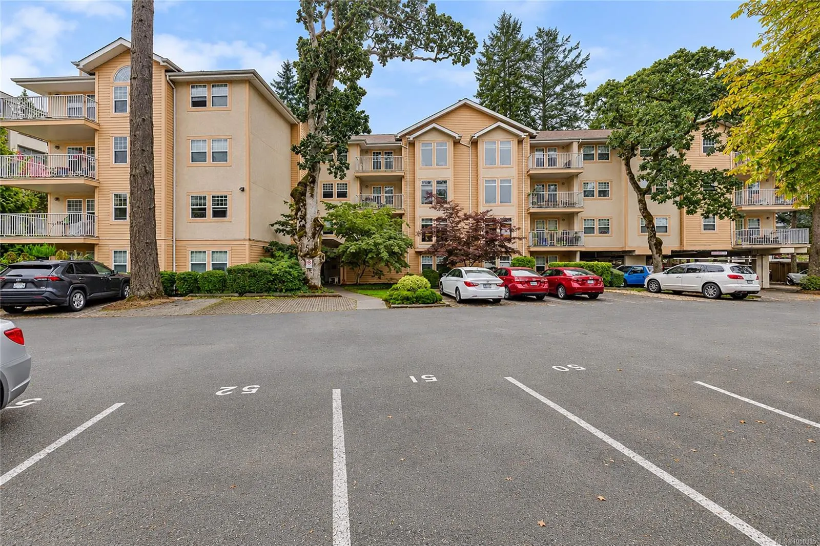 606 Goldstream Ave