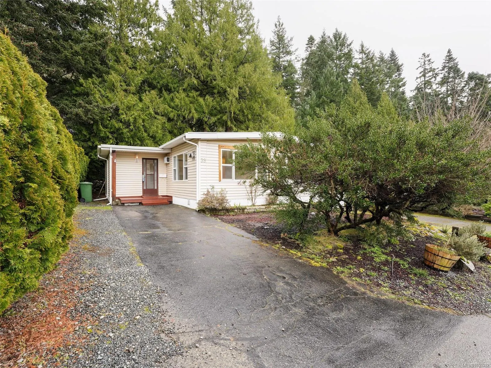 2587 Selwyn Rd
