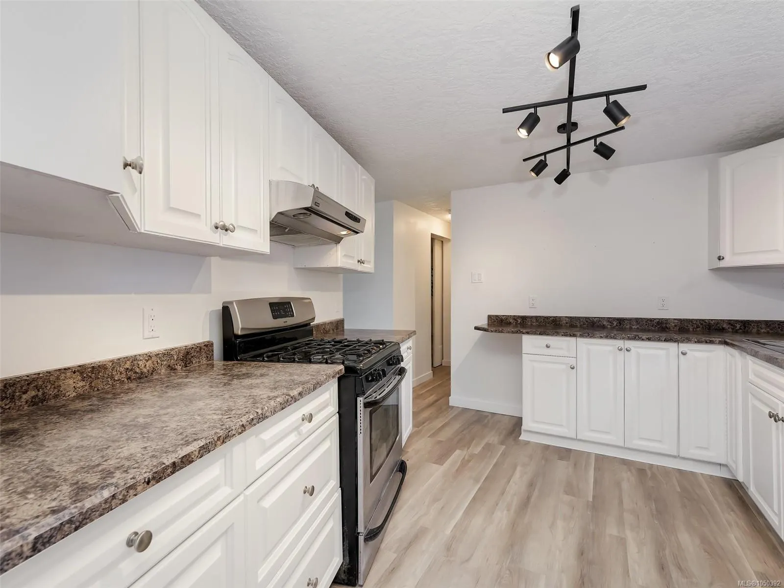 2587 Selwyn Rd