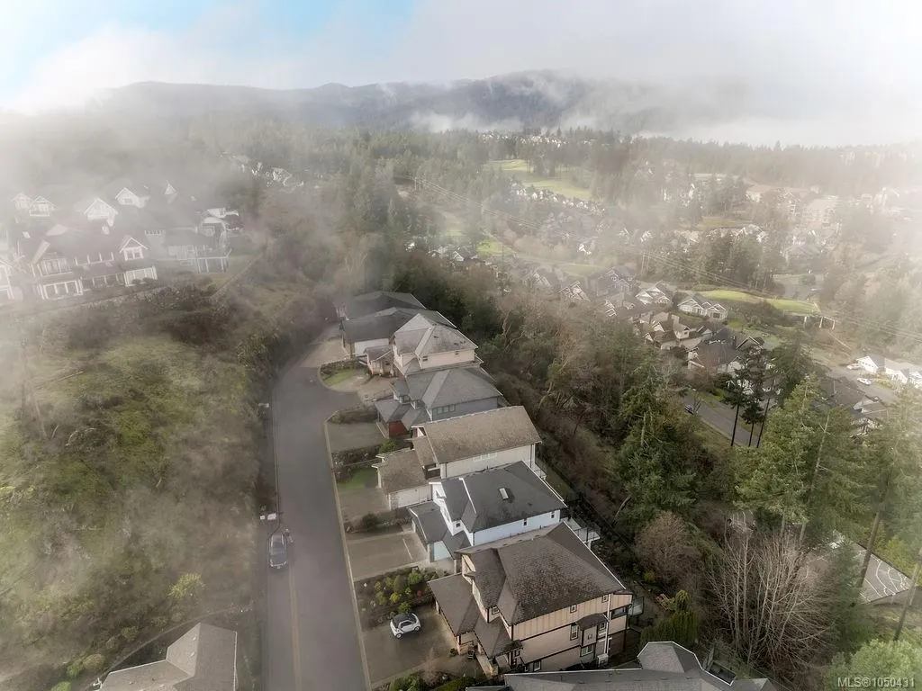 1177 Deerview Pl