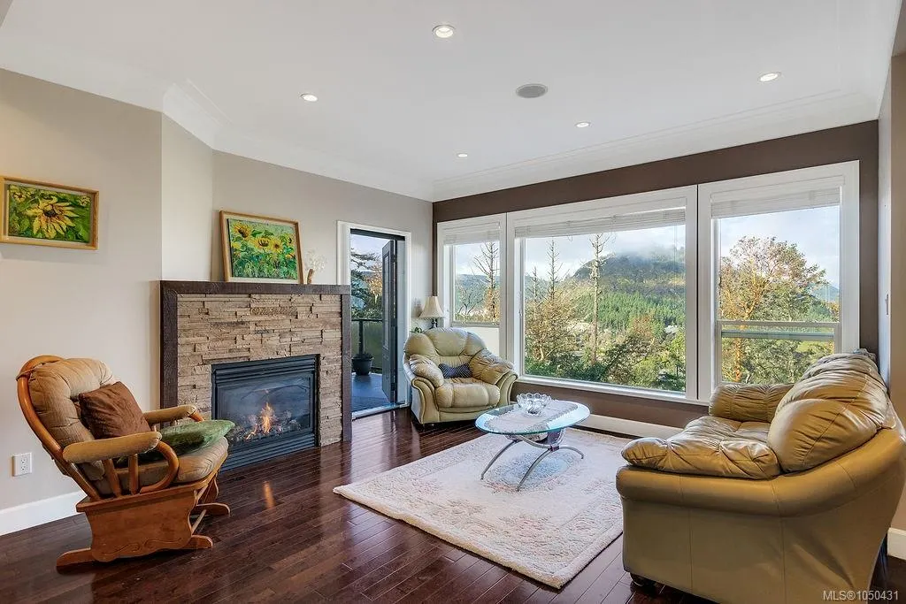 1177 Deerview Pl